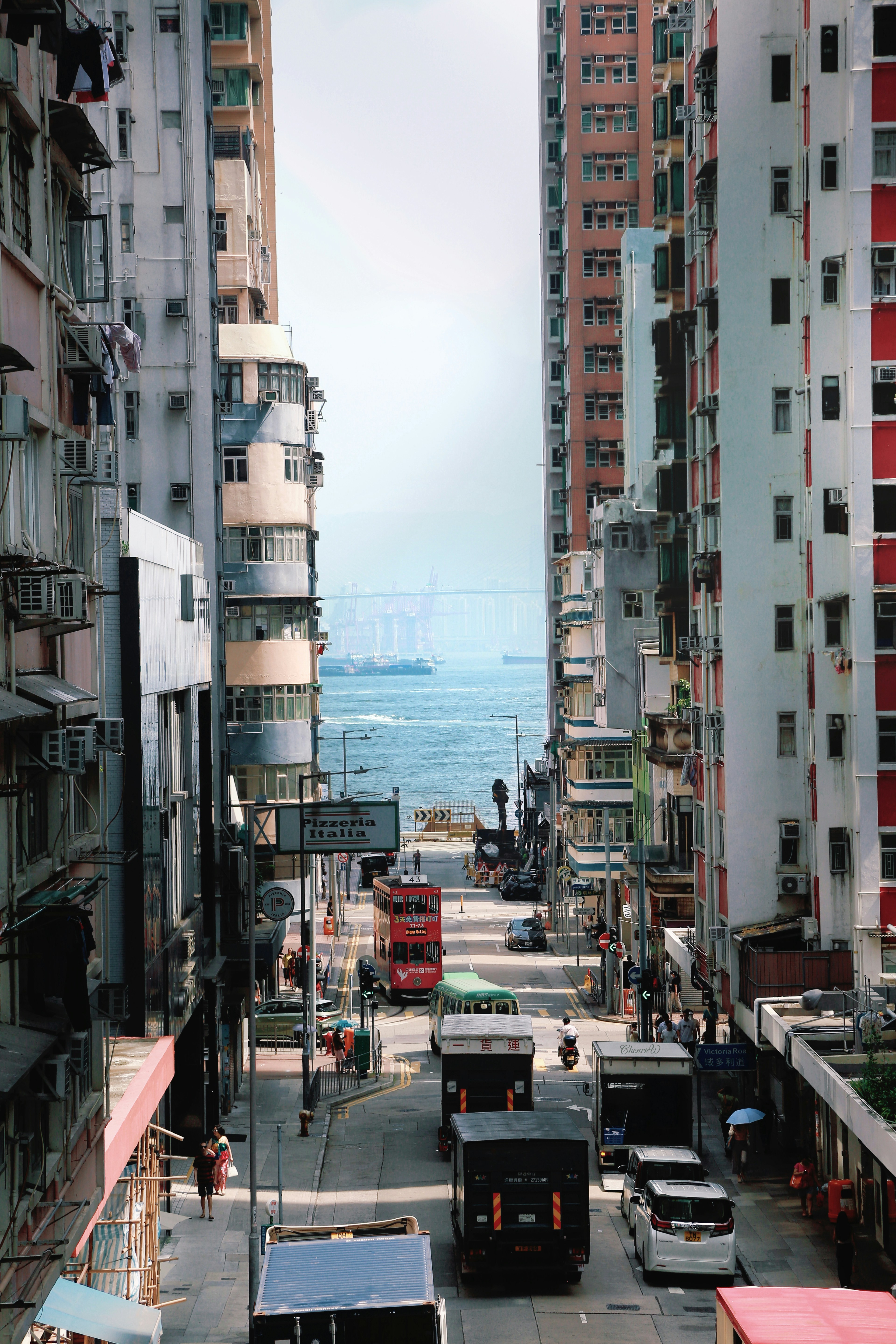 Photo by chenriew