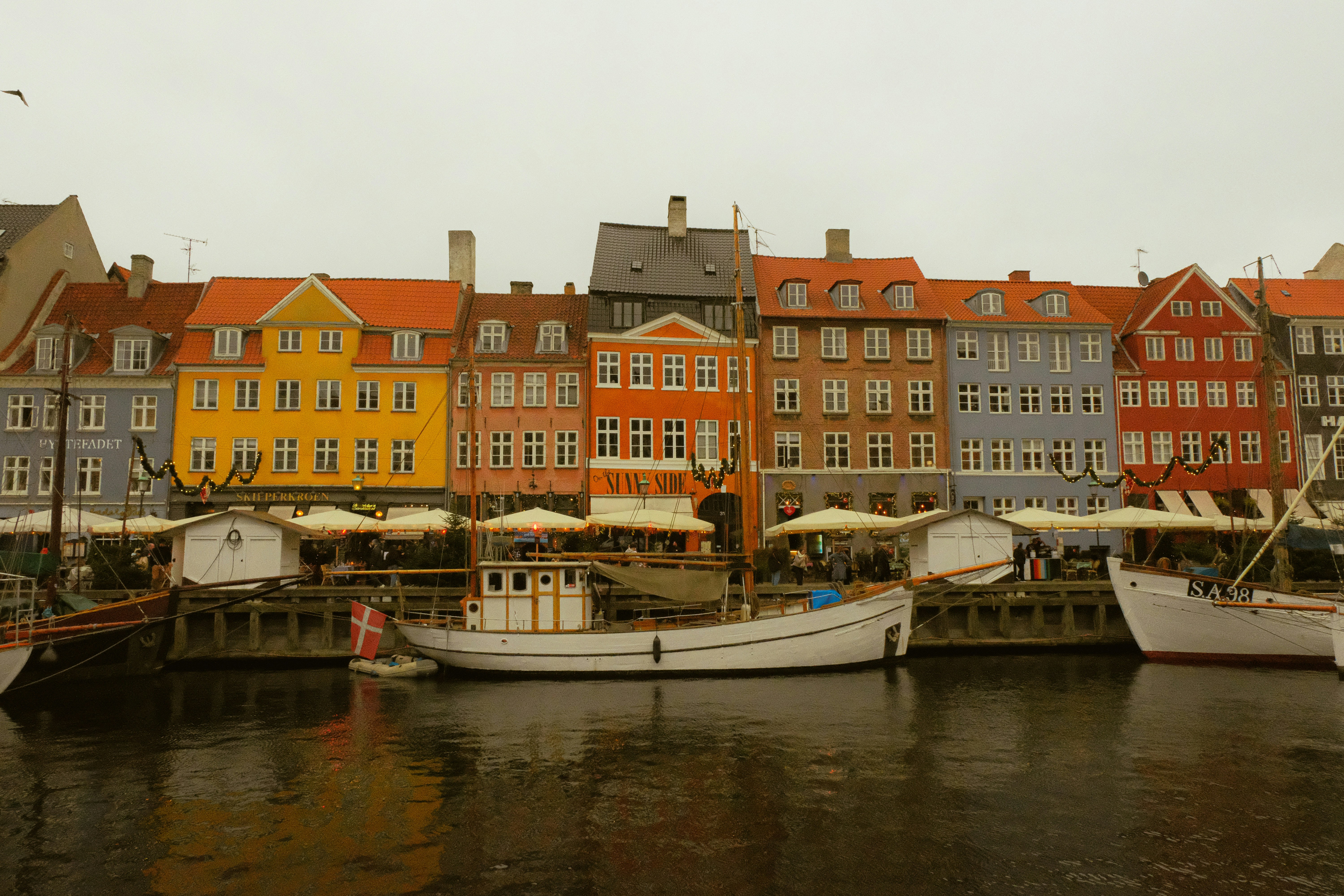 コペンハーゲン両替の裏ワザ｜お得に替えたお金で楽しむ、極上ワインとリフレッシュの旅 related image