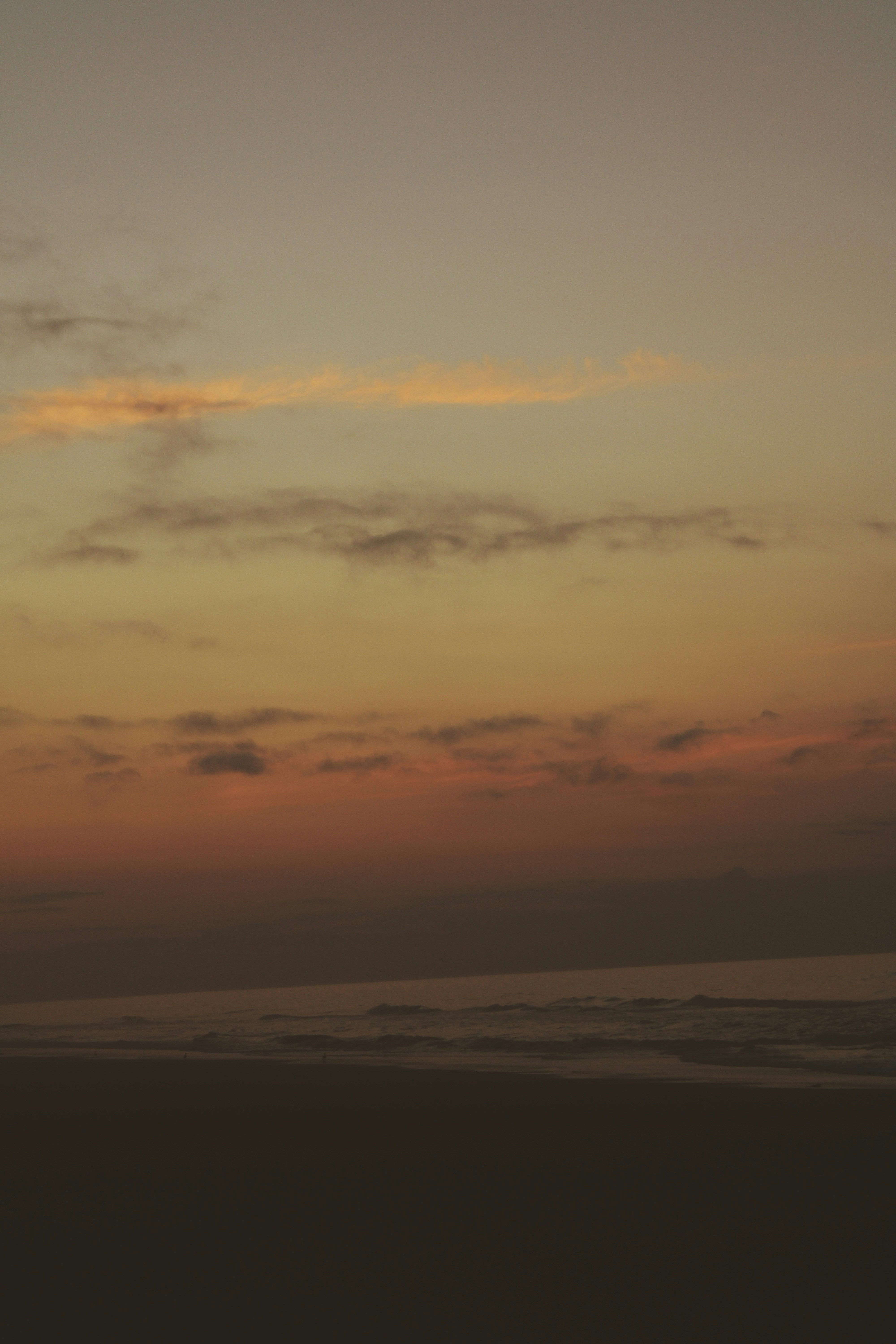 A beautiful sunset over the ocean.