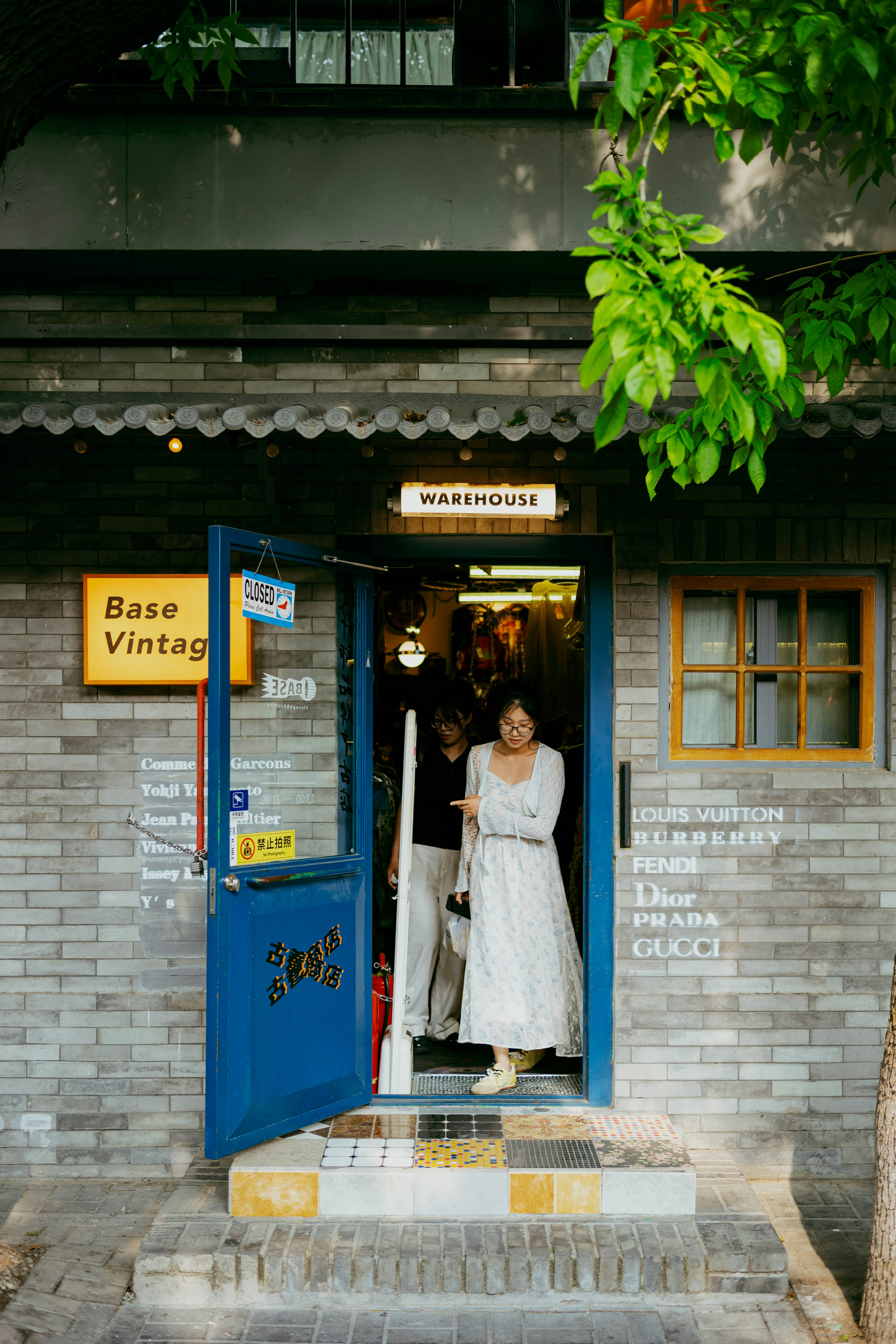 modern wedding food station, ilustrasi artikel Deliciously Different: 10 Unique Wedding Food Station Ideas to Wow Your Guests 3