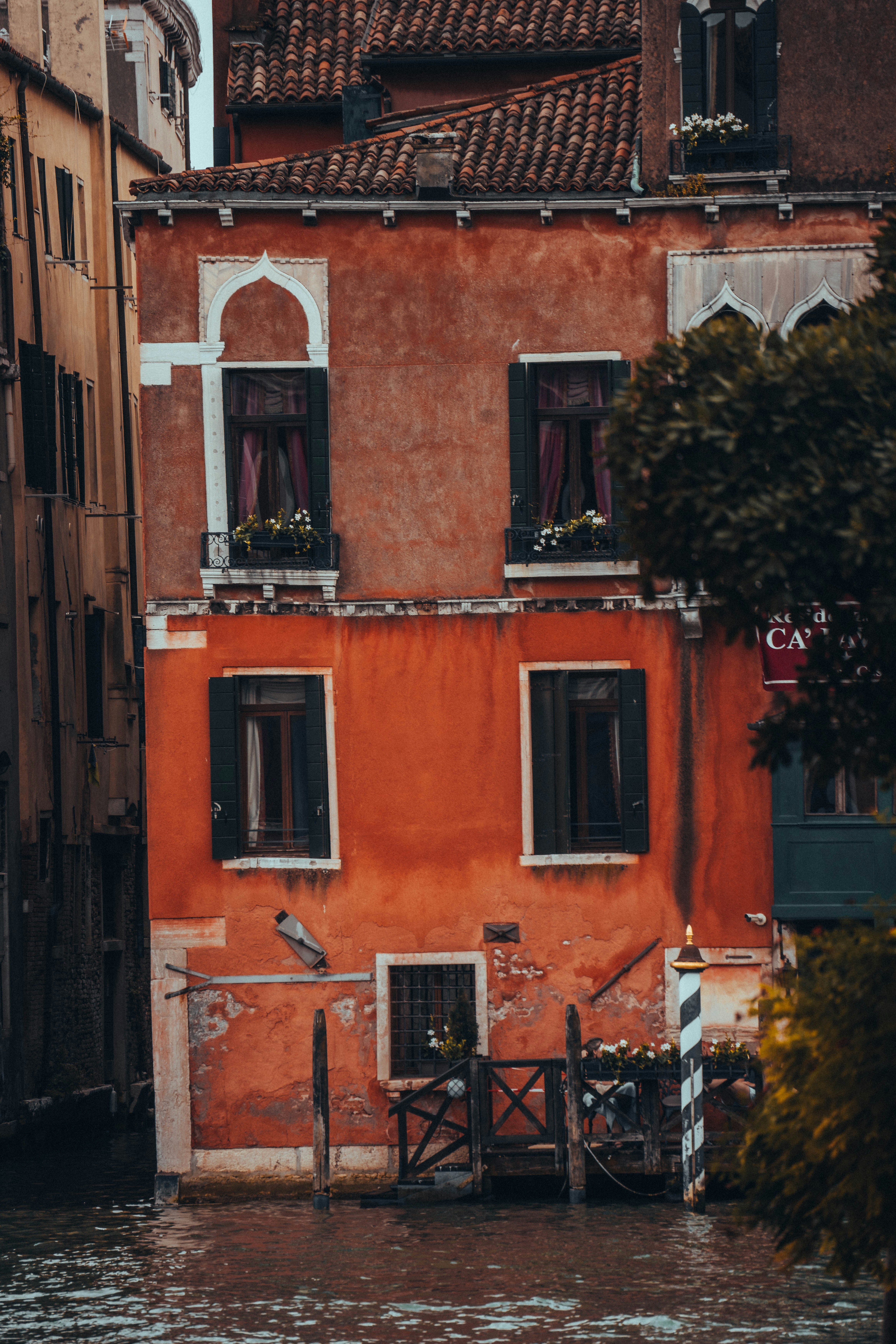 Photo by jonasdegener