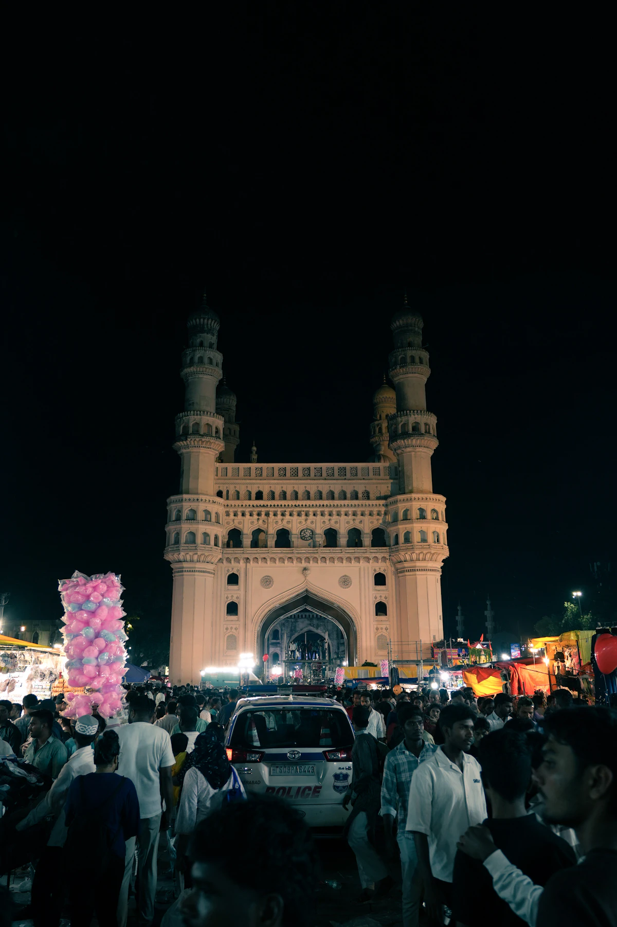 City views and atmosphere — Hyderabad