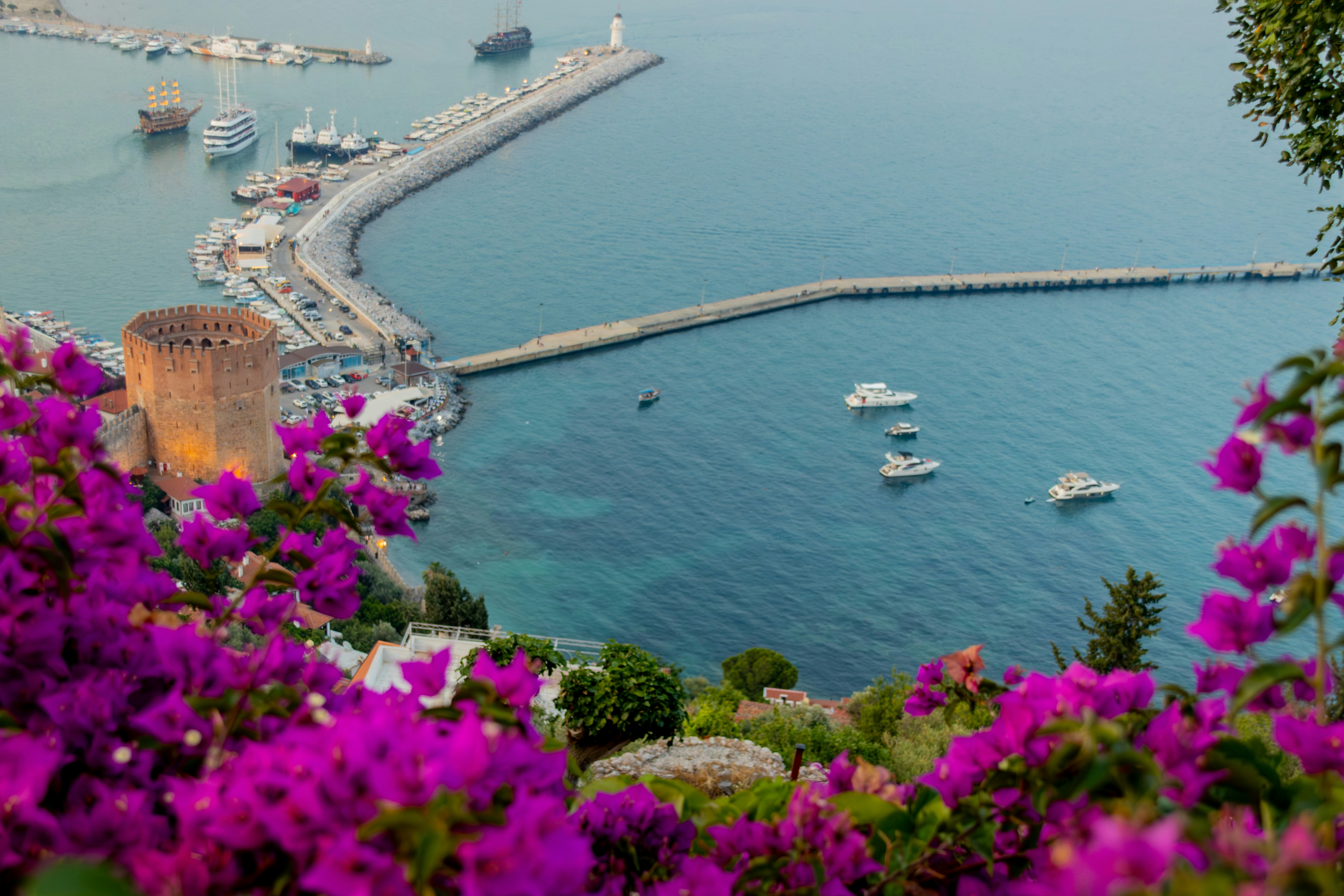 7. Akdeniz Sanat Günleri Antalyalı Sanatseverleri Buluşturdu - Kültür-Sanat haberi görseli