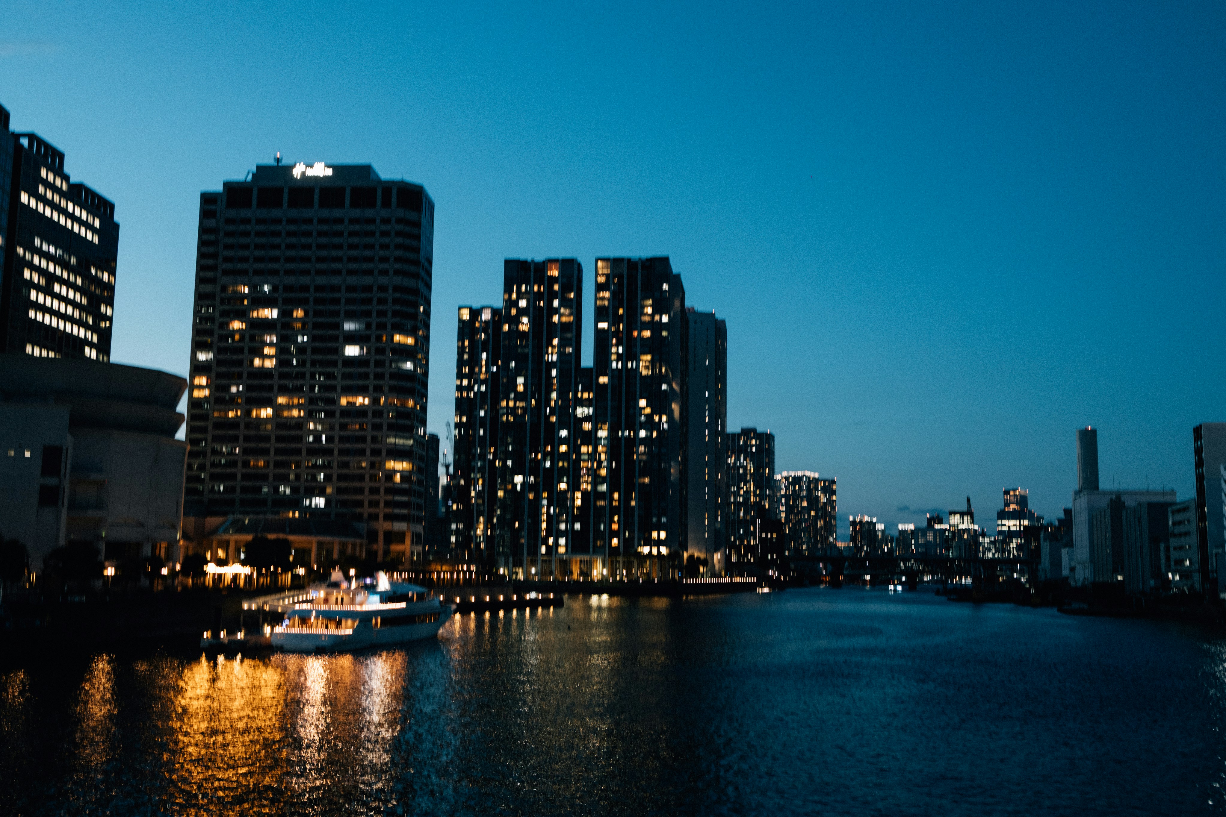 Photo by tsuyoshikozu