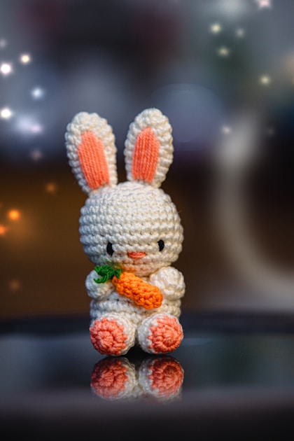 Haekelblumen rosen und gaensebluemchen als deko — step-by-step visual example