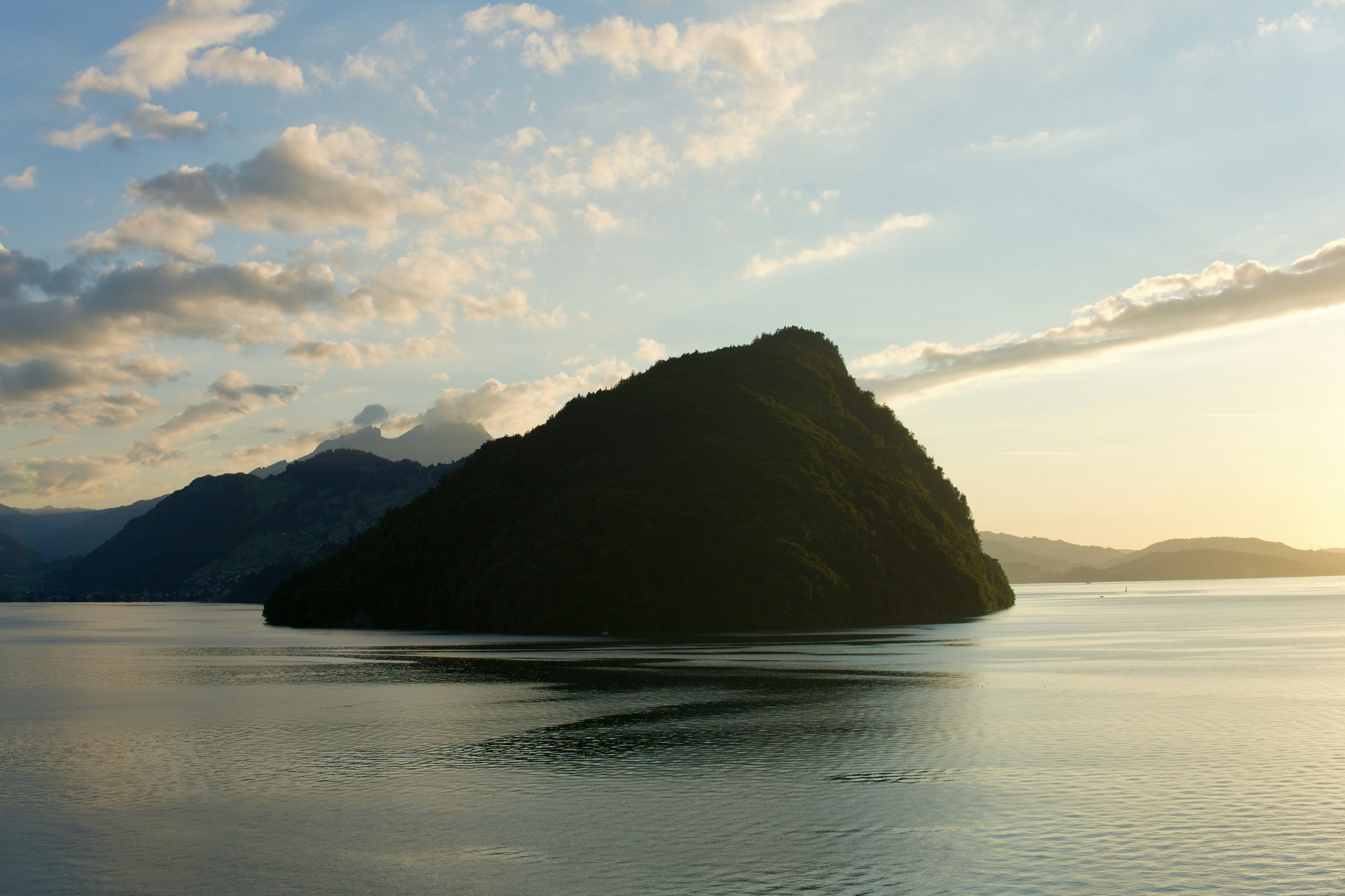 Photo by valcasanova_