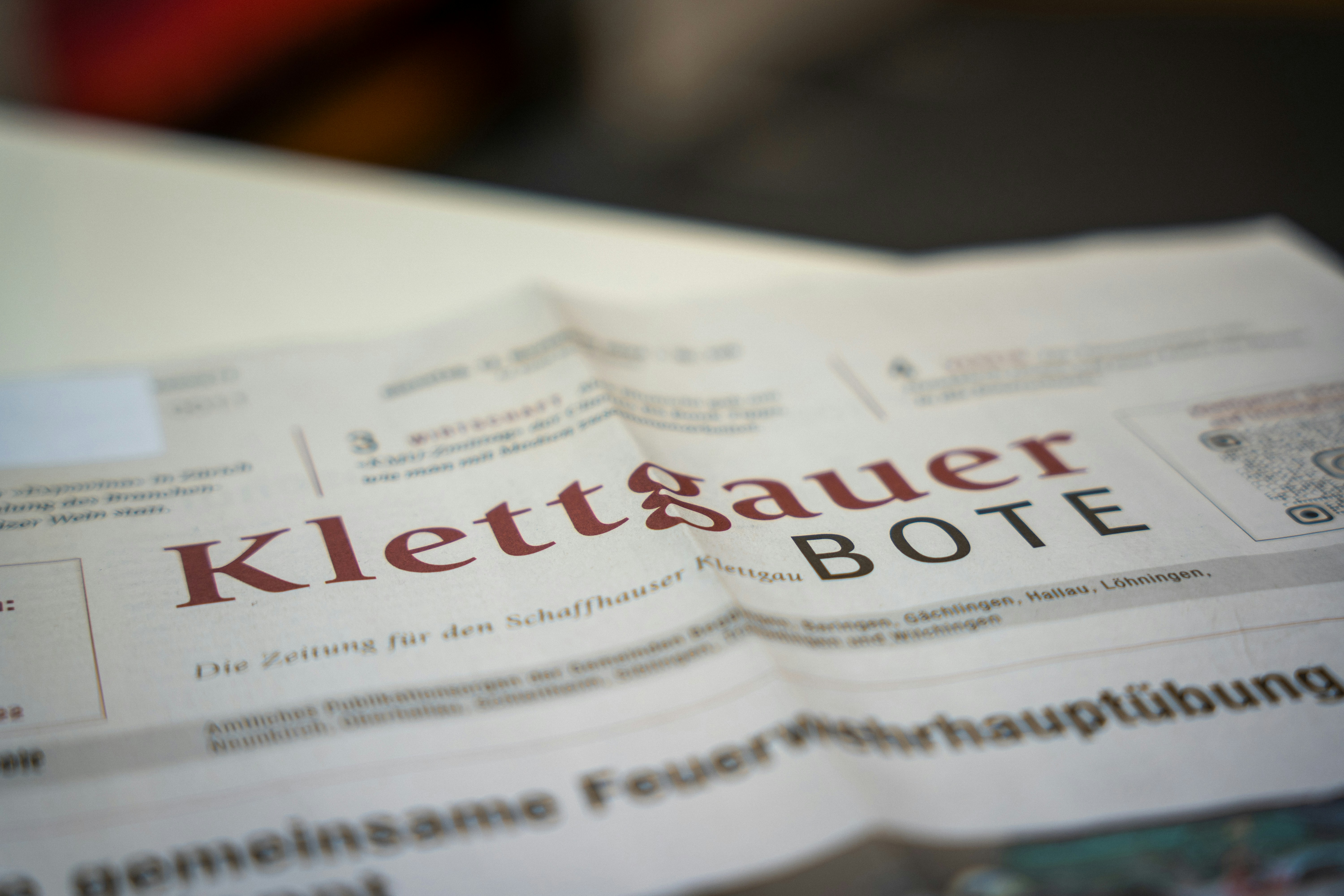 The klettgauer bote newspaper is visible.