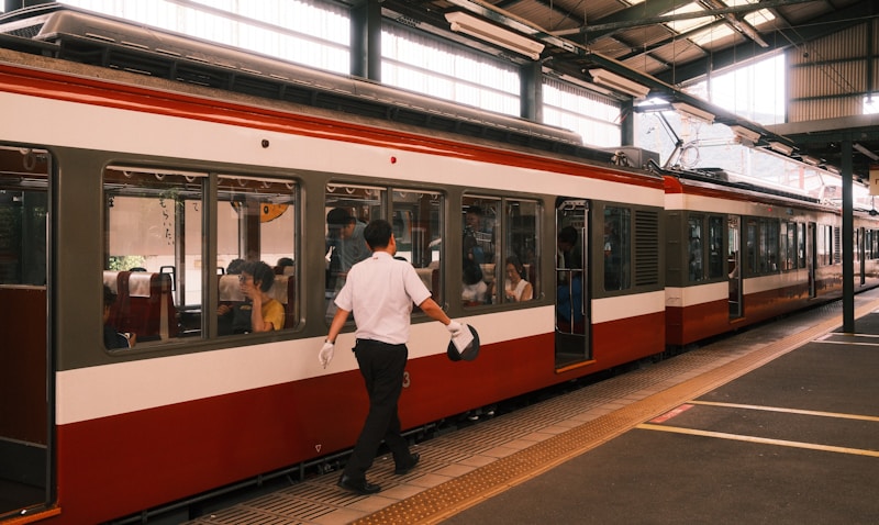 Steward / Hôtesse de train