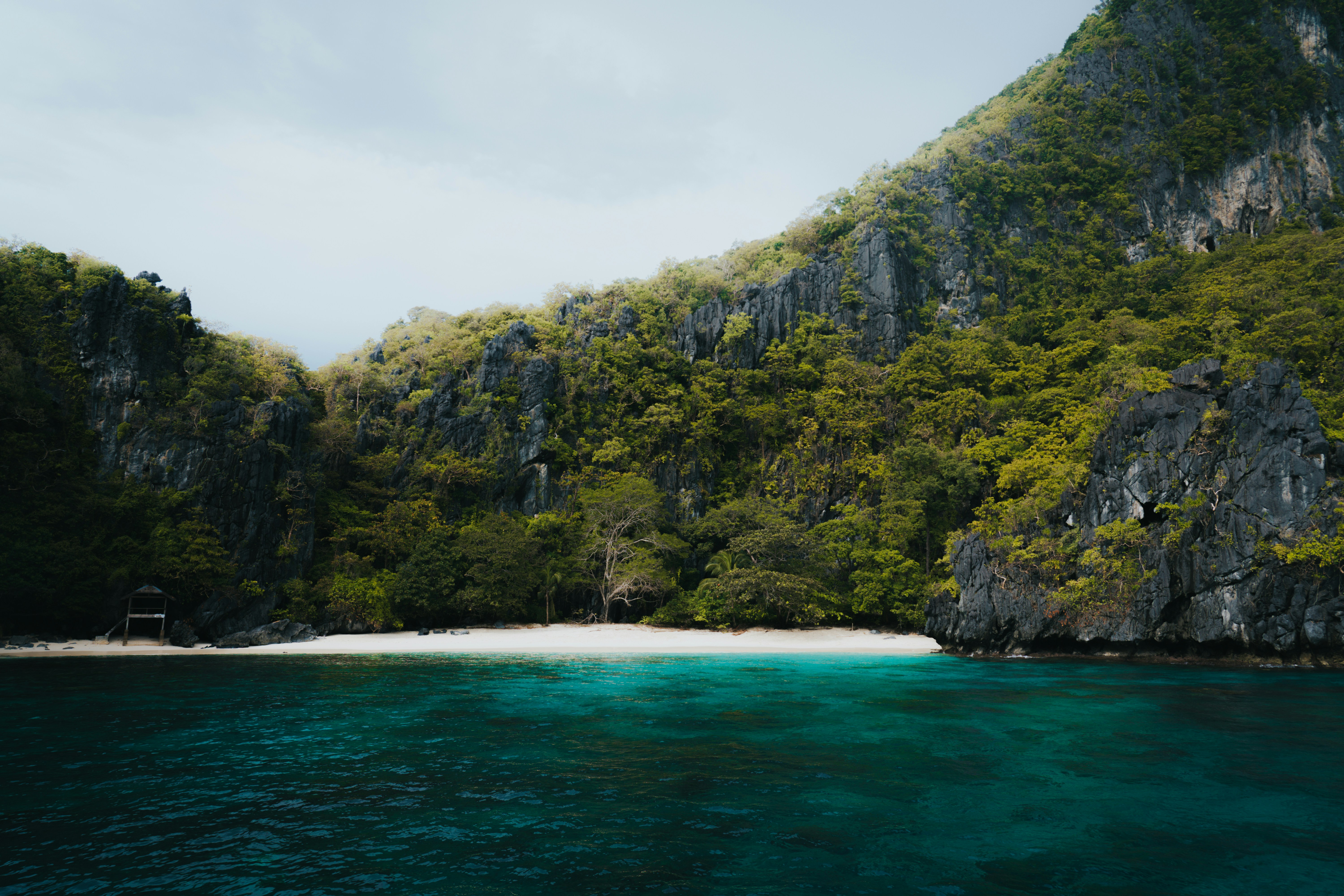 Stay online in the Philippines with a prepaid eSIM from eSIMlii. Instant activation, no roaming charges, and reliable coverage.