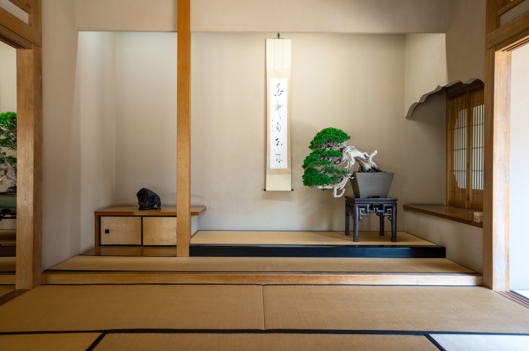 旅館DX成功事例|システム導入でコスト削減を実現した3つの実践例