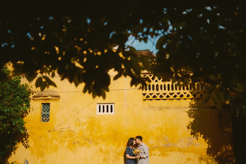Yellow wall kiss