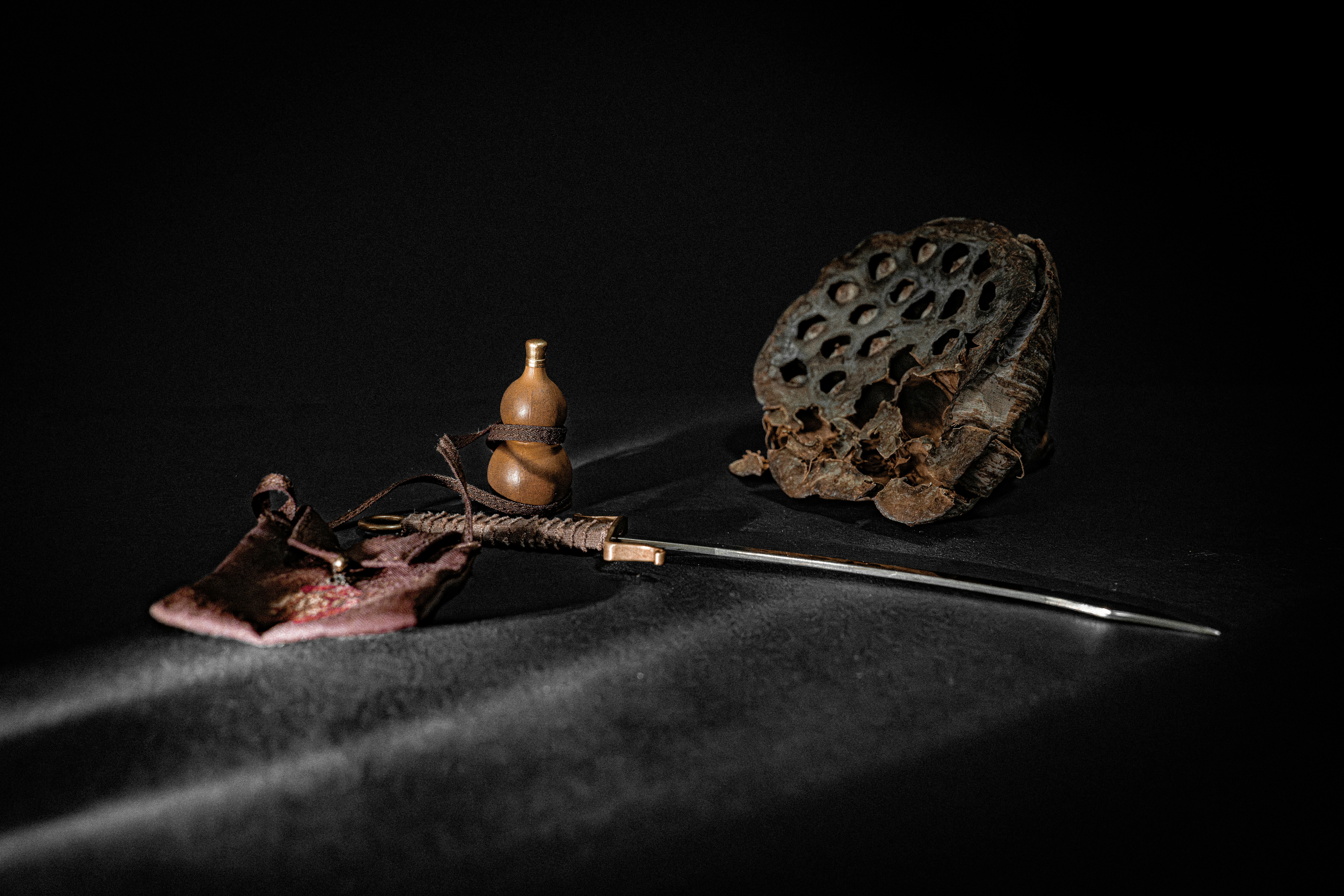 Stillleben mit dekorativen getrockneten Pflanzen.