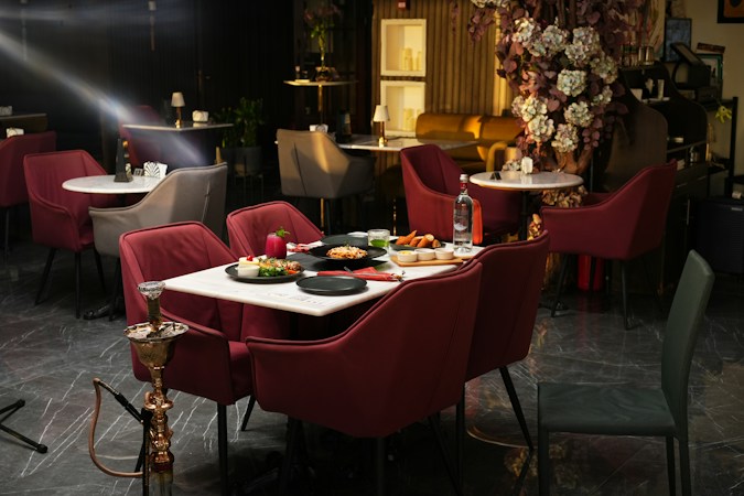 feature image of Airport-View Restaurant Hiring for October | Ryan Rose