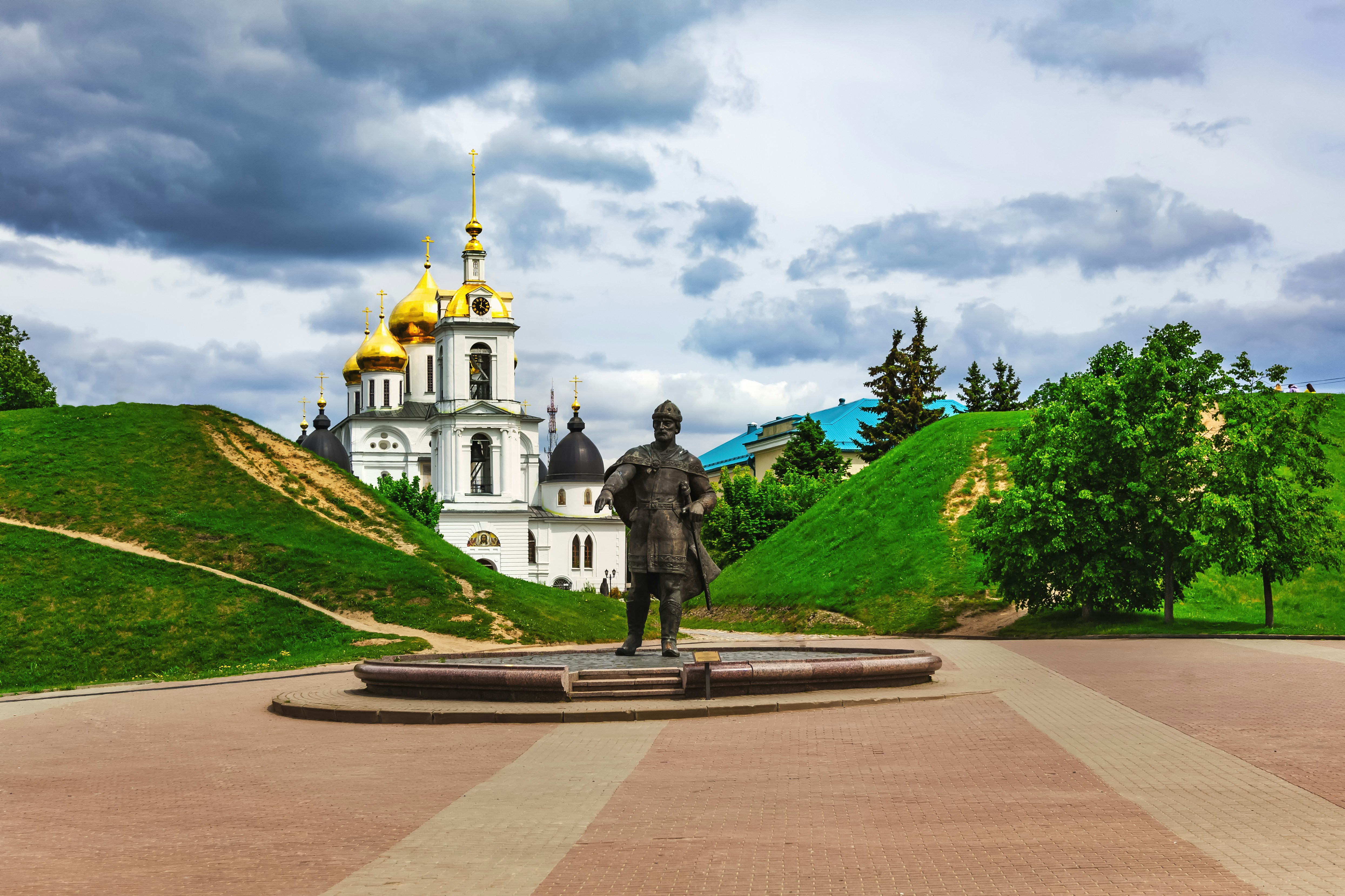 Russia Portfolio Faces Sanctions Uncertainty Amid Tariff Chaos