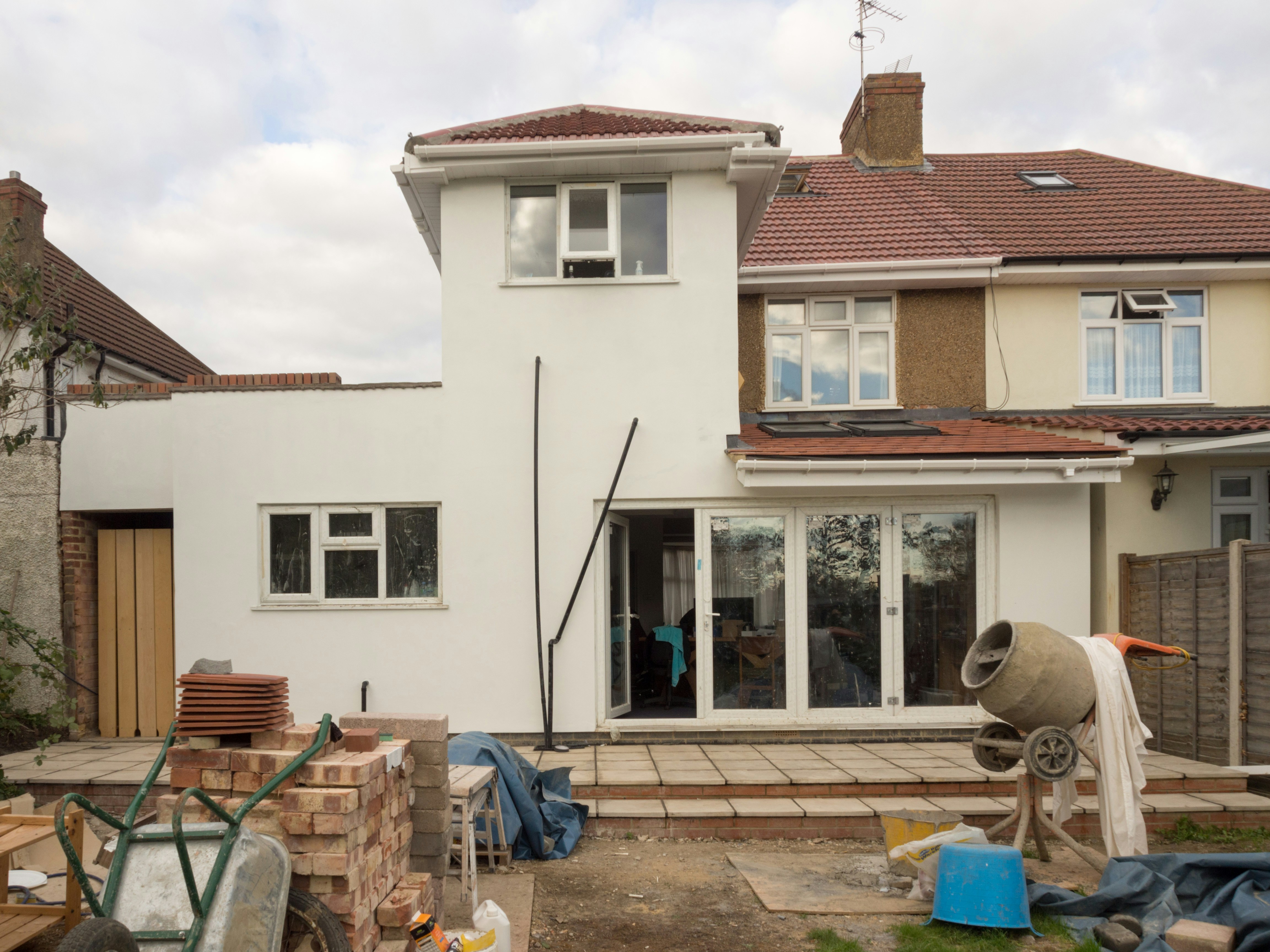 건설 중인 집이 표시됩니다. 사진 – Unsplash의 무료 집 이미지, image size:3000x2250