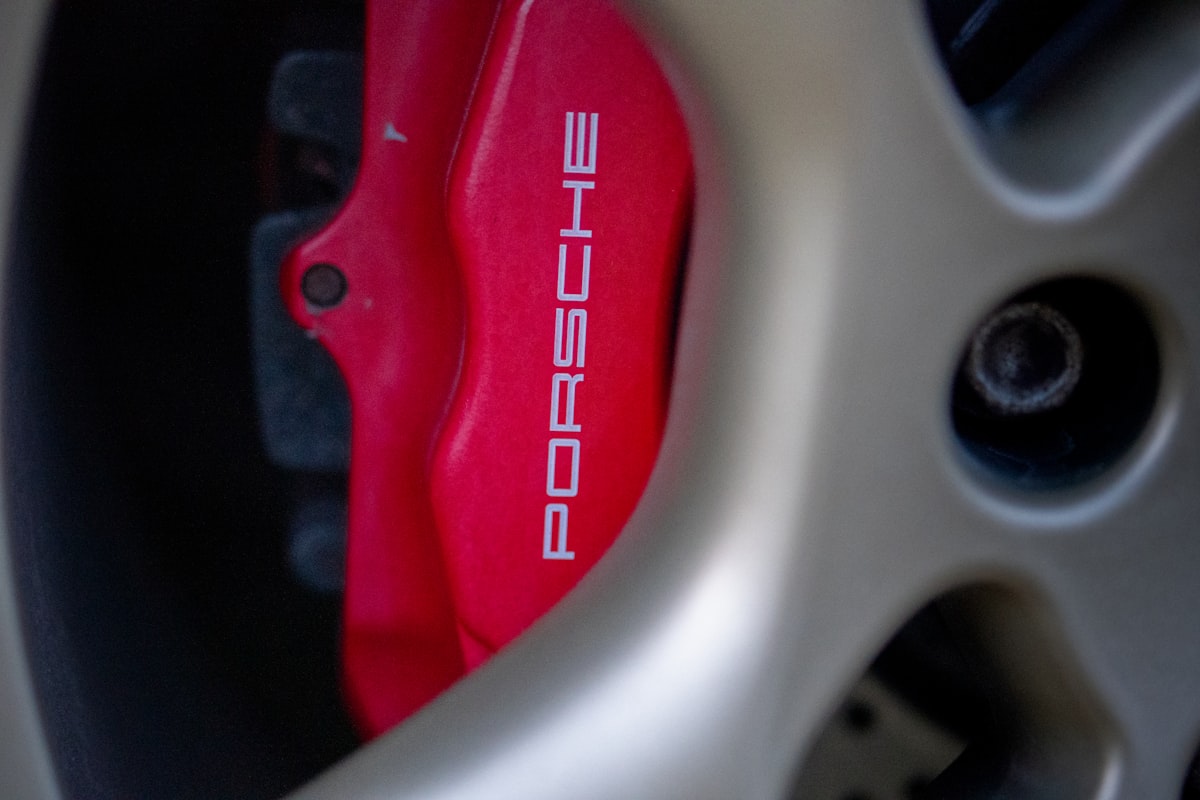 Чому тріщать гальма і що робити: причини скрипу та швидкі рішення