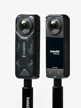 Two insta360 x4 cameras are shown.