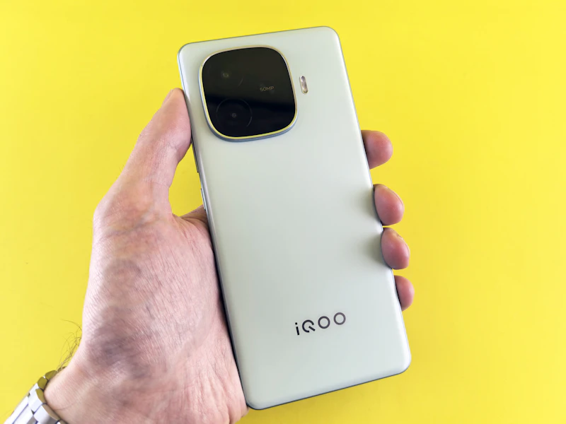 Strategic Retreat: Rising Memory Costs Force iQOO 16 India Launch Cancellation