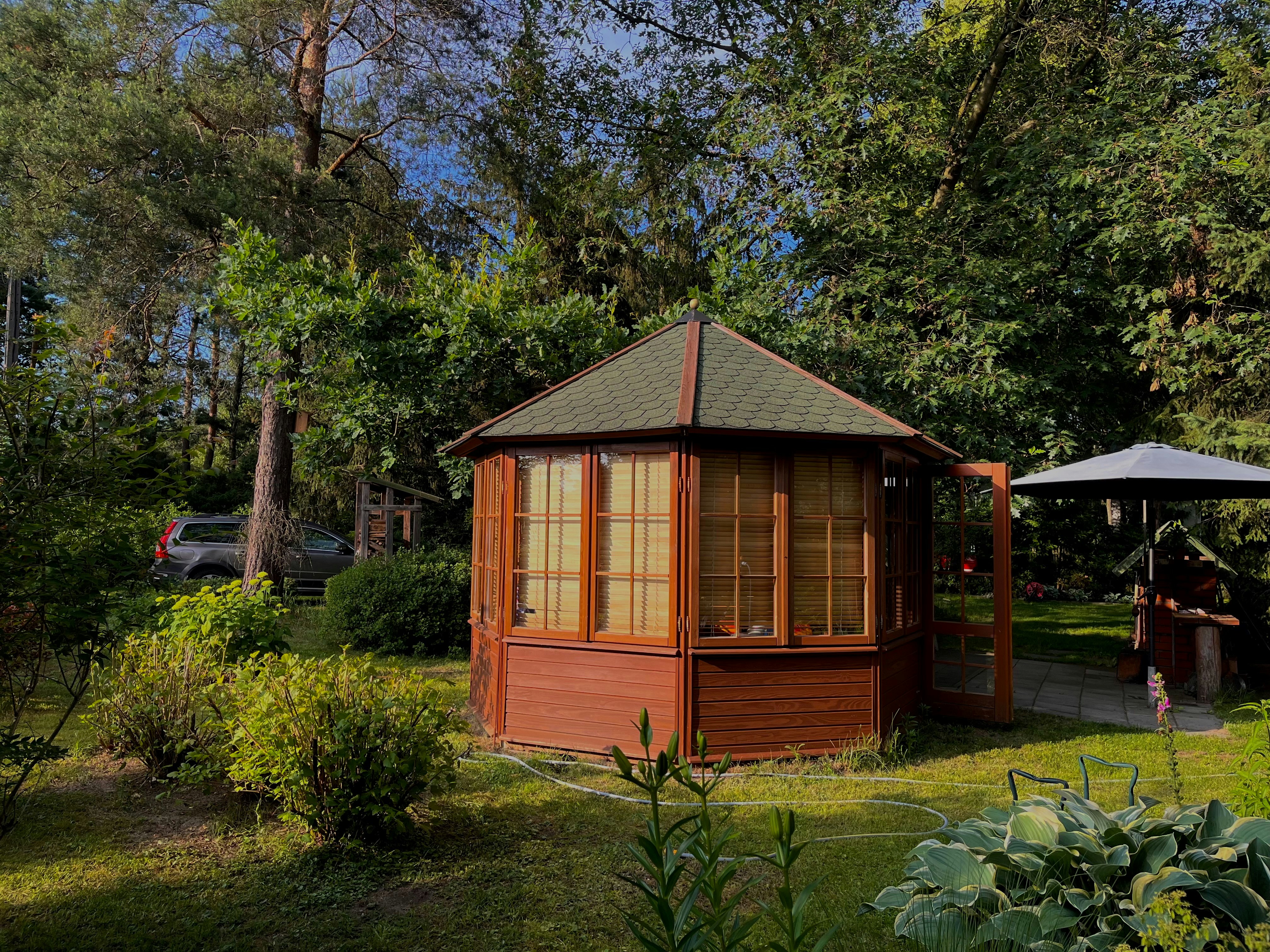 wooden summerhouses exterior