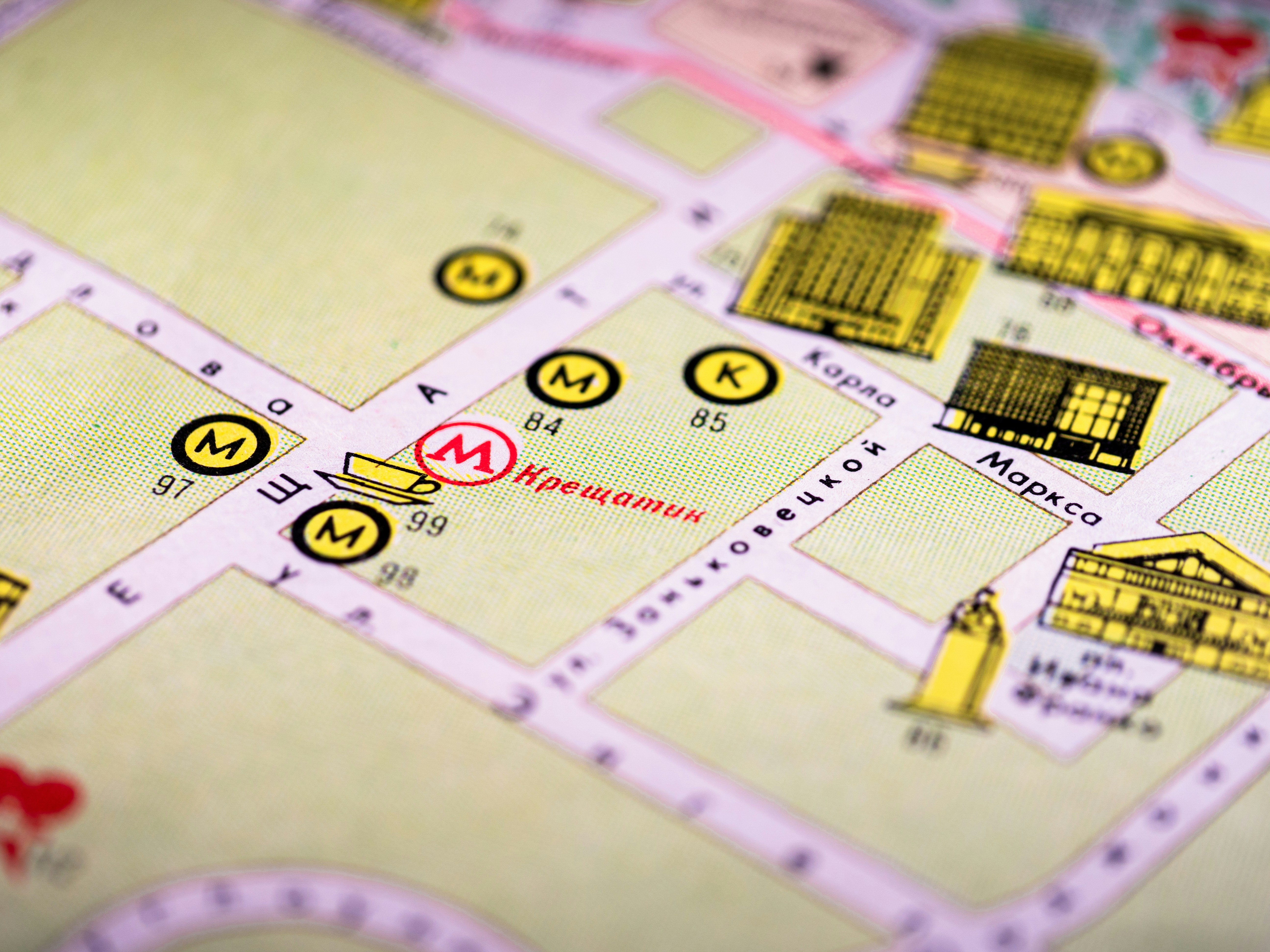 Aqui está uma pequena legenda do conteúdo da imagem: **Este é um mapa detalhado de uma área urbana.**