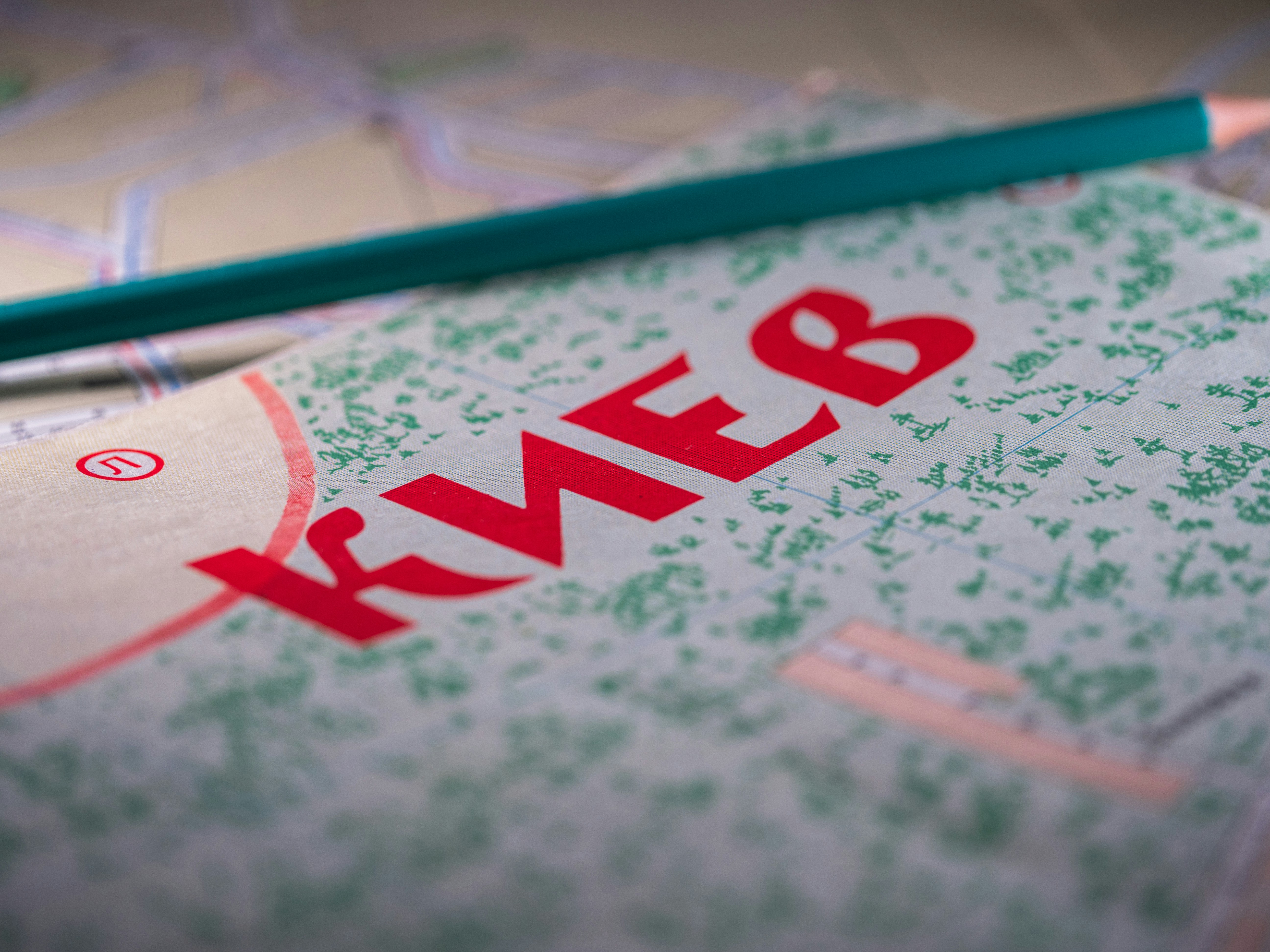 성격검사가 근거로 하는 5요인(Big Five)을 쓰고 각각 간략히 설명하시오.