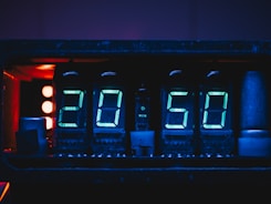 The clock displays the time, 20:50.