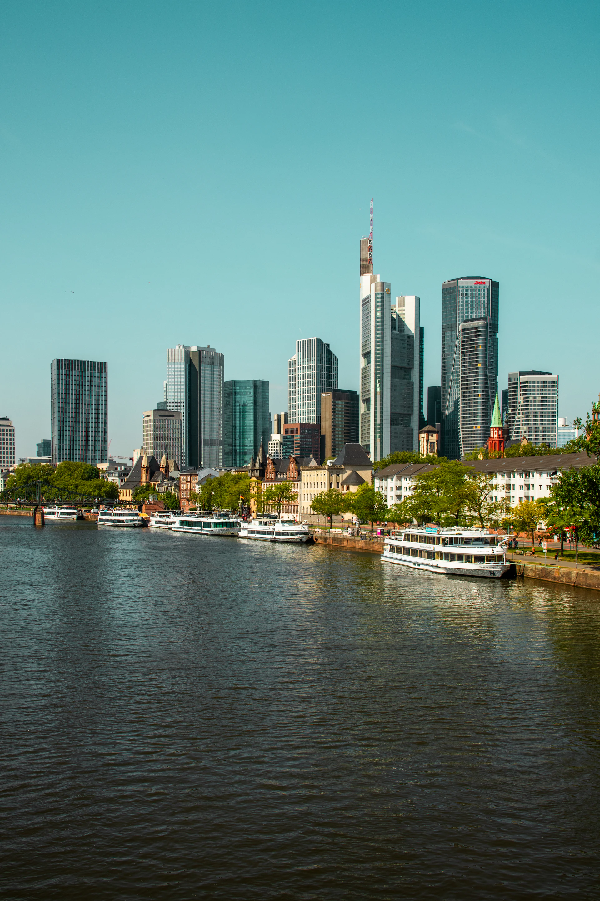 Skyline von Frankfurt am Main – Einsatzgebiet von primova-facility