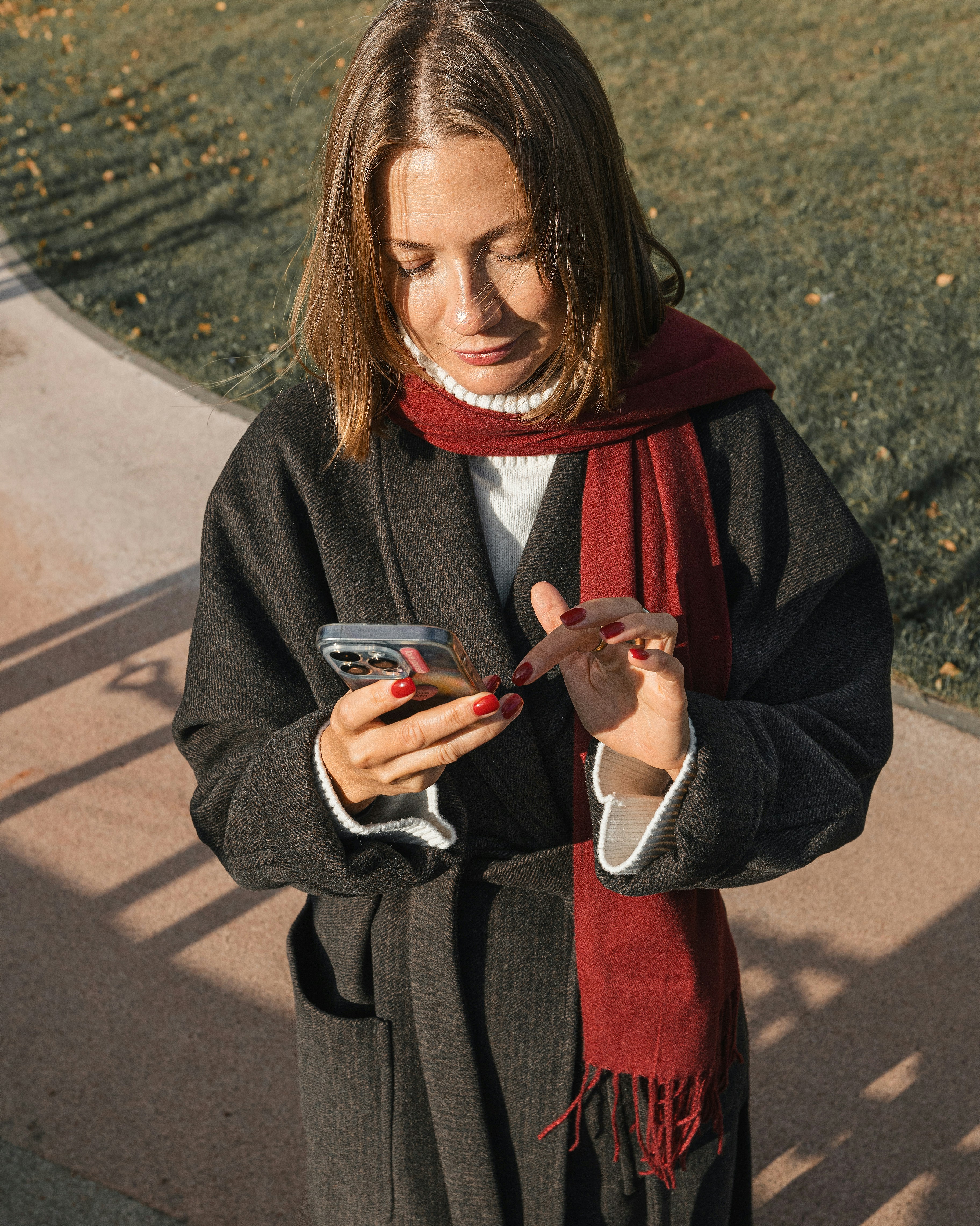 Image showing a client using online booking on a mobile device