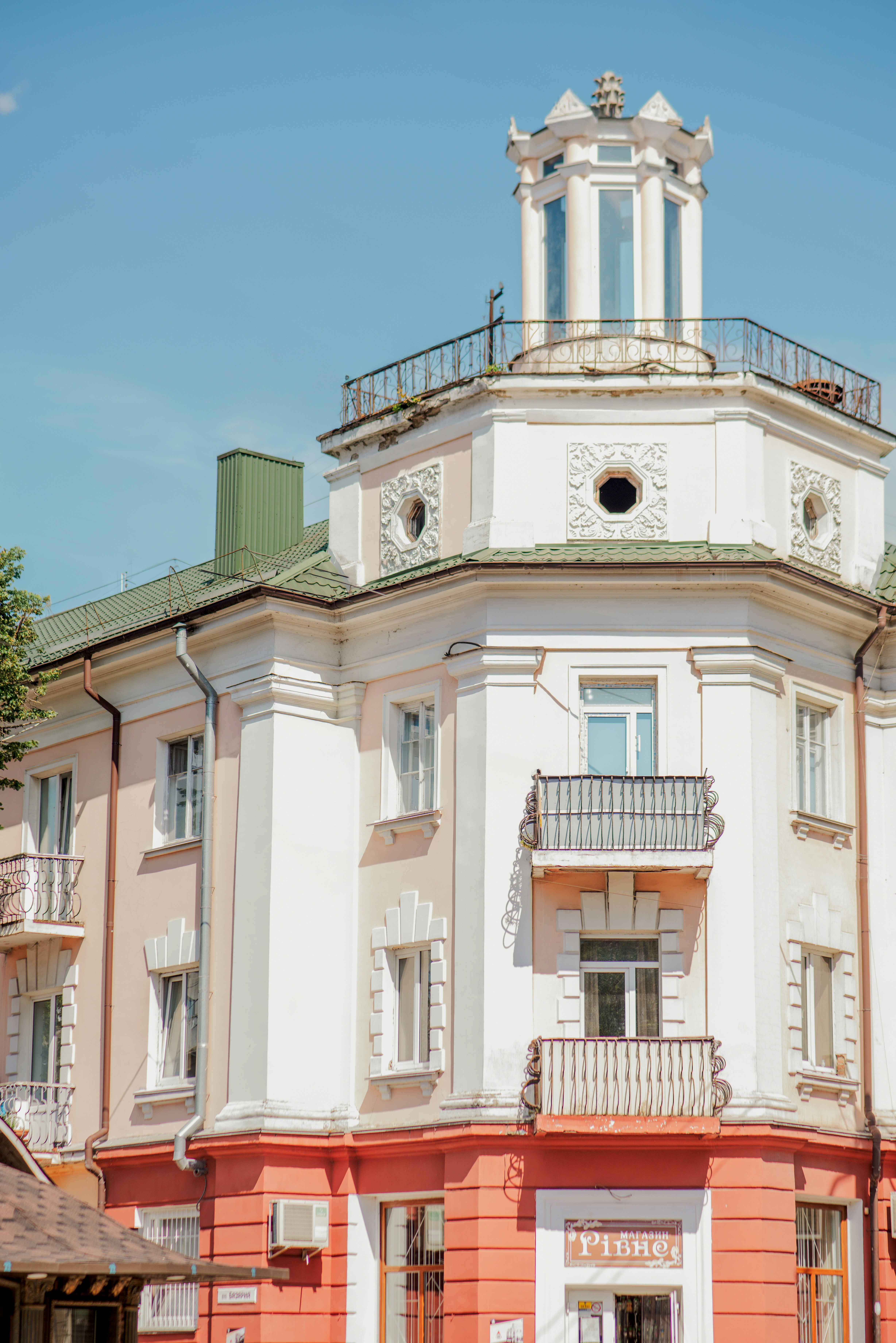 Photo by eugenivy_now