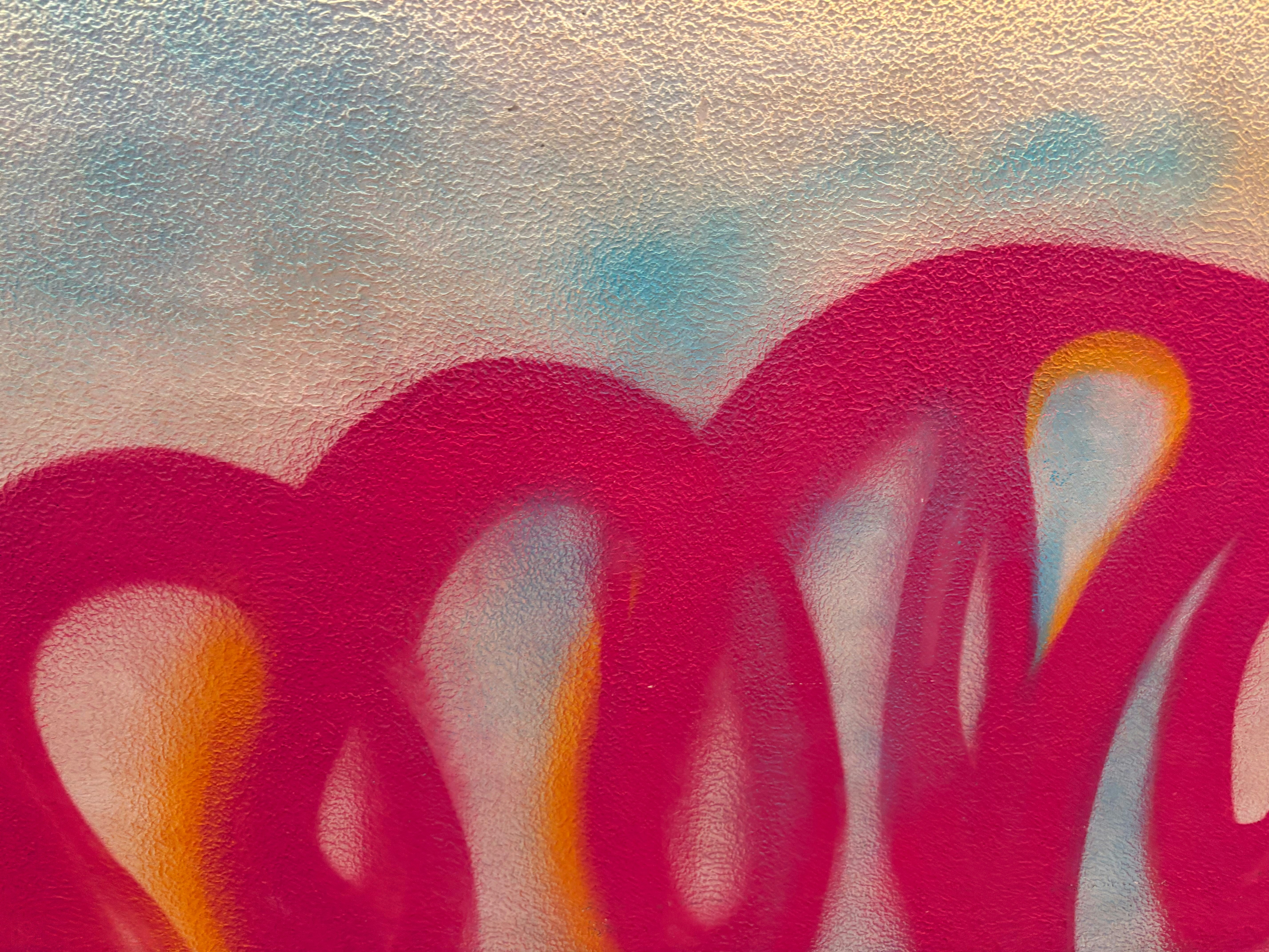 Graffiti rosa brillante sobre un fondo colorido foto – Imagen gratuita en  Unsplash, image size:3000x2250