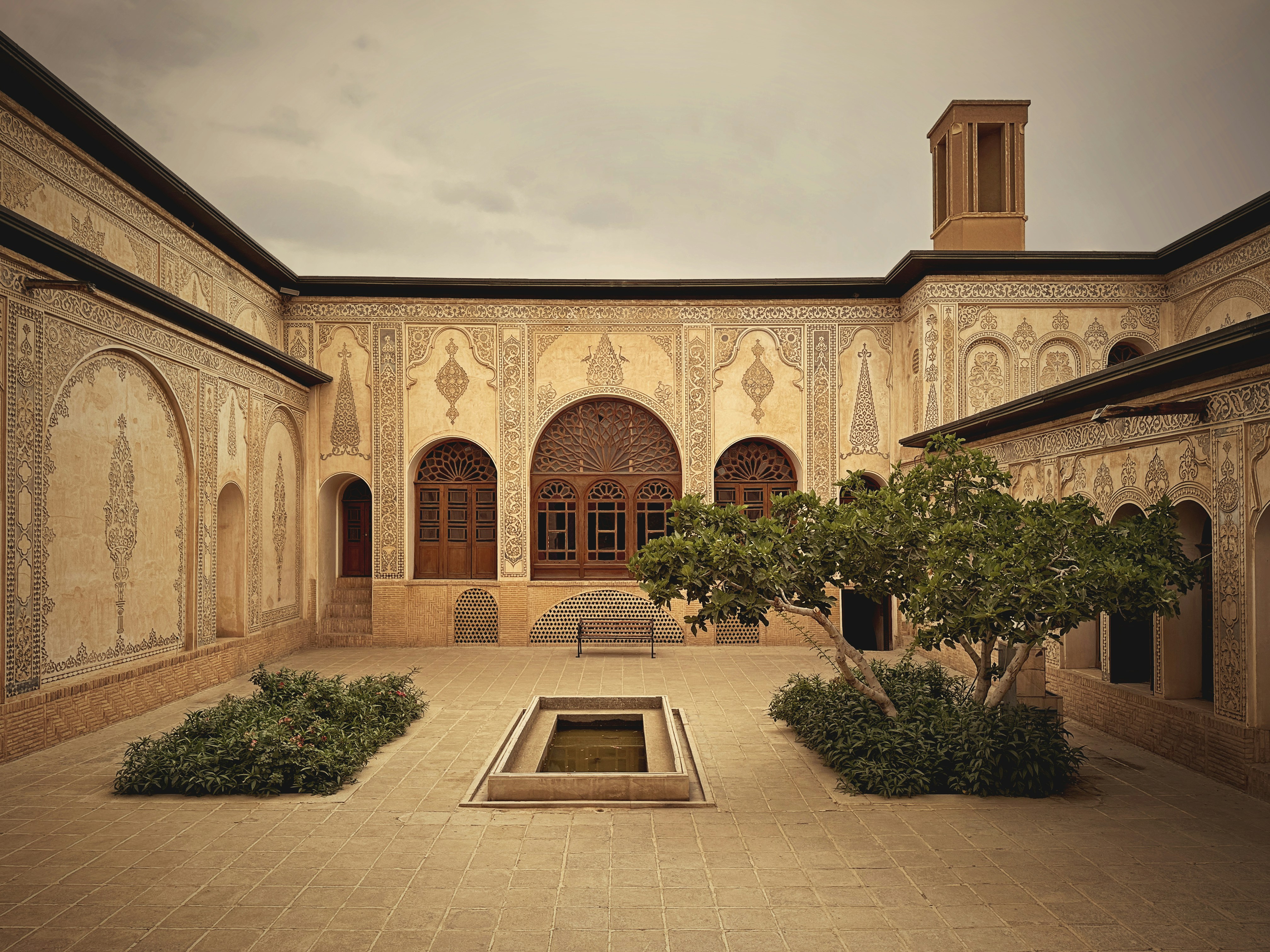 Photo by hasanalmasi