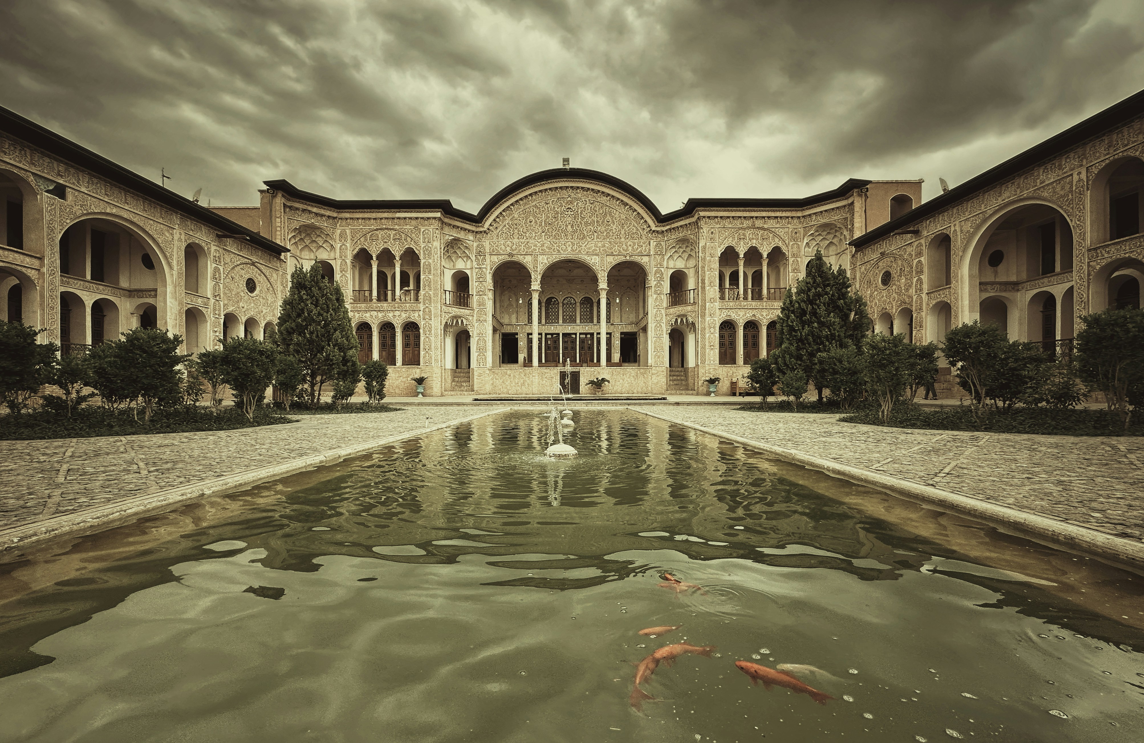 Photo by hasanalmasi