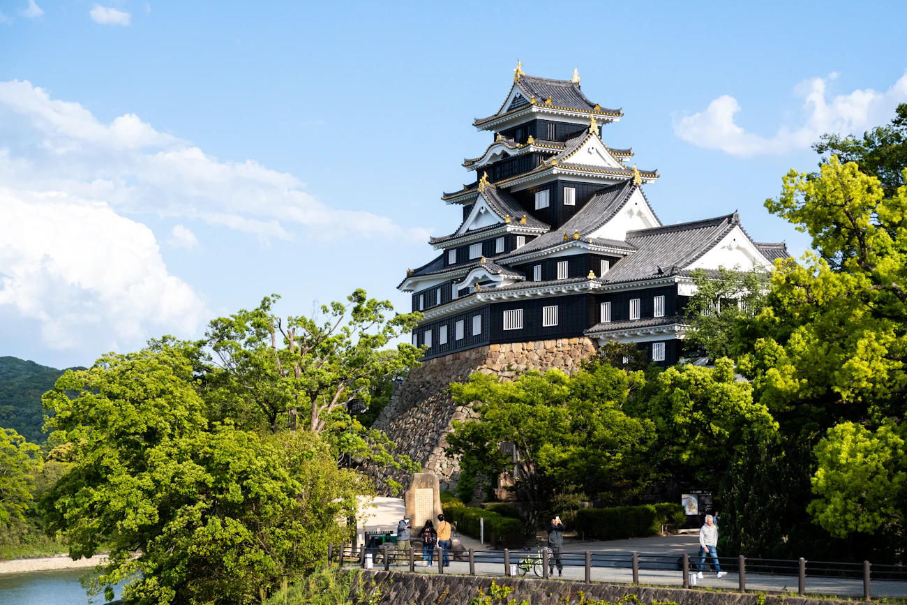 岡山の城と緑のある街並み