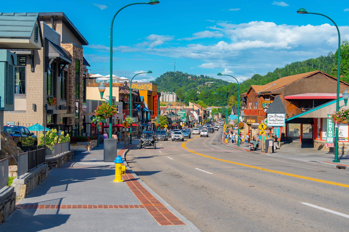 gatlinburg beer and tobacco market Another from this afternoon in Gatlinburg. This time, there are definitely vehicles in the picture. Gatlinburg Brewing Company - All