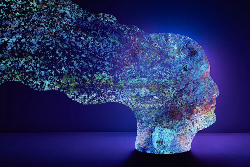 cabeza abstracta simbolizando fuga de ideas y mala organización