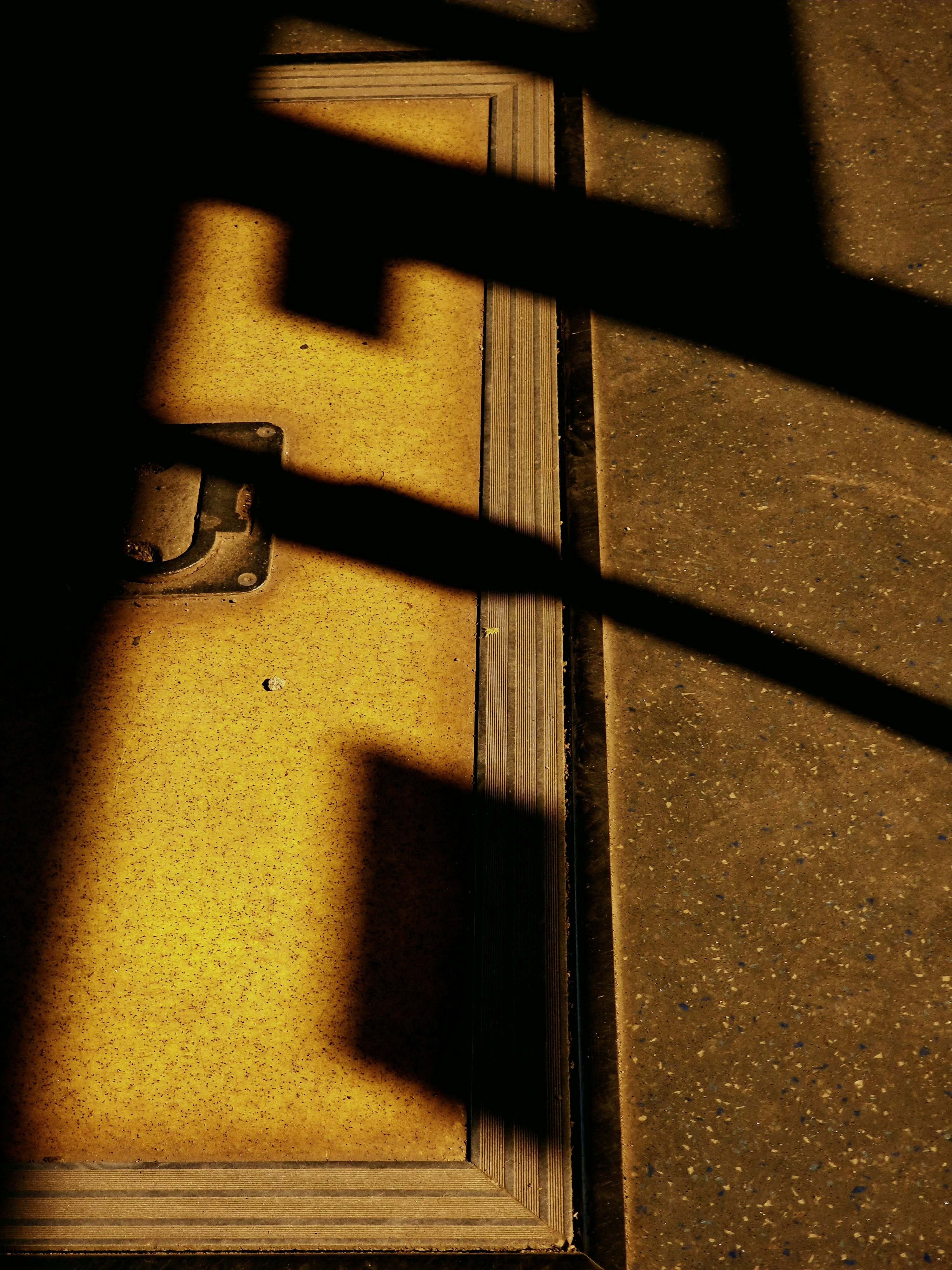 Photo by denmirov