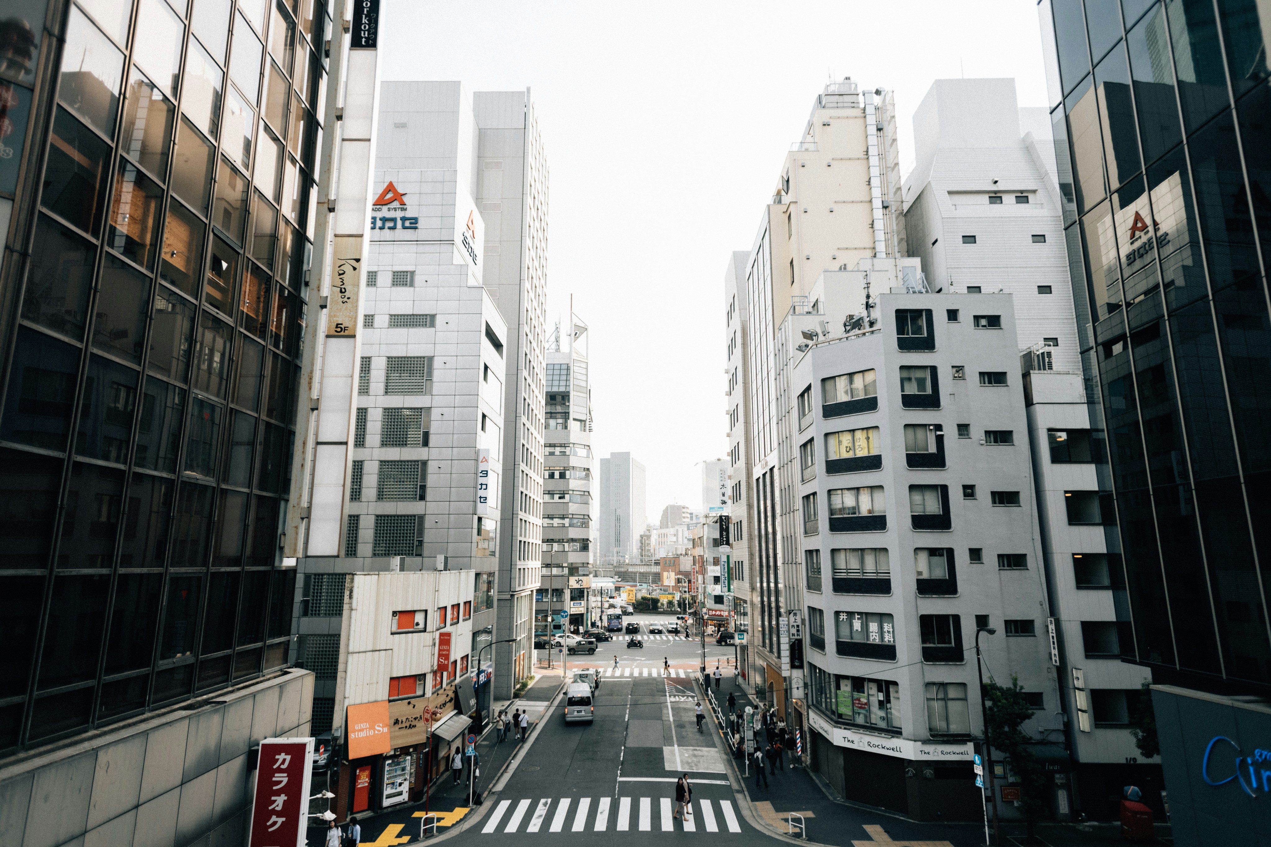 Custom Lens Replacement: A Reliable Approach For Improved, Luminous Vision