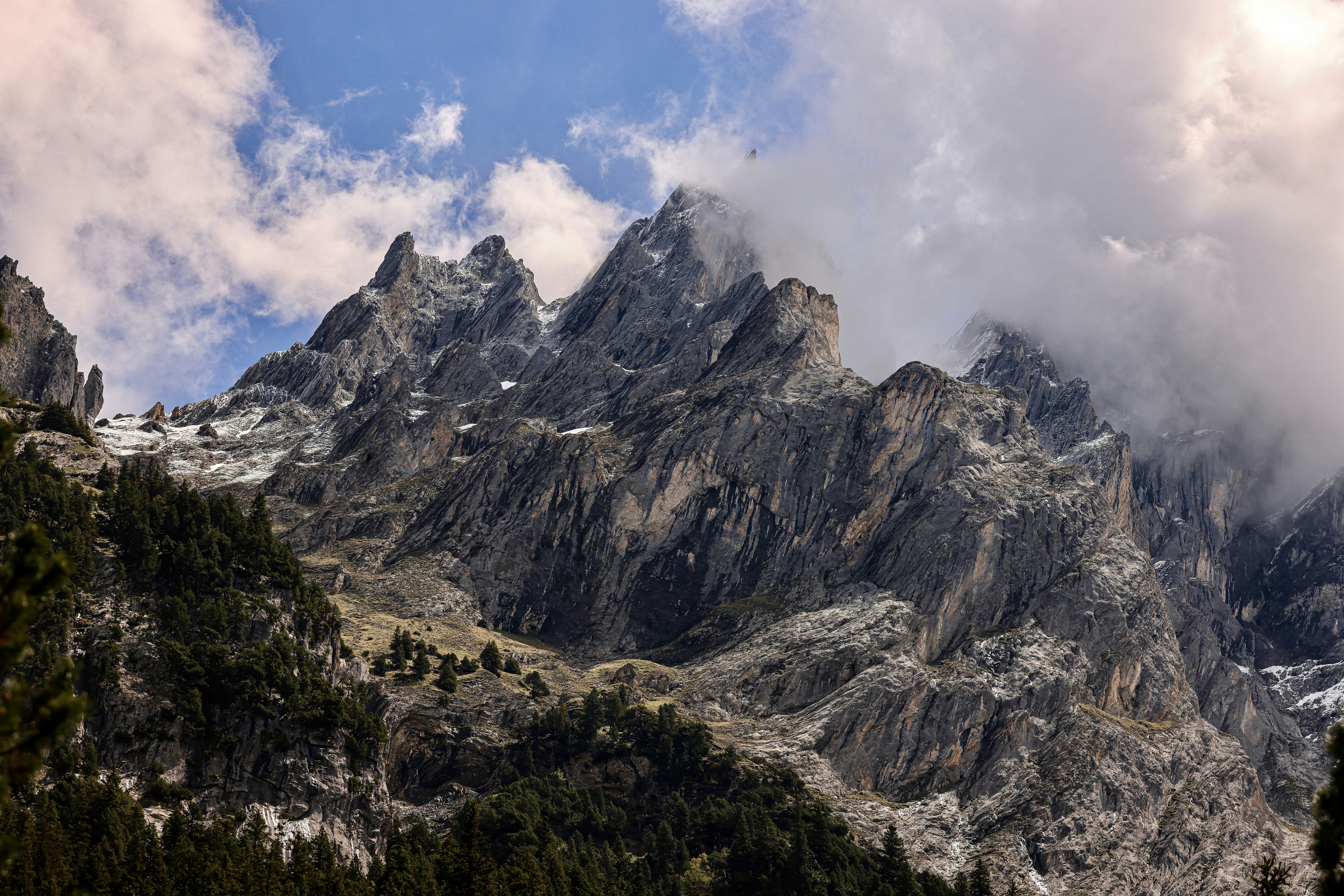 Photo by maximilian_brand