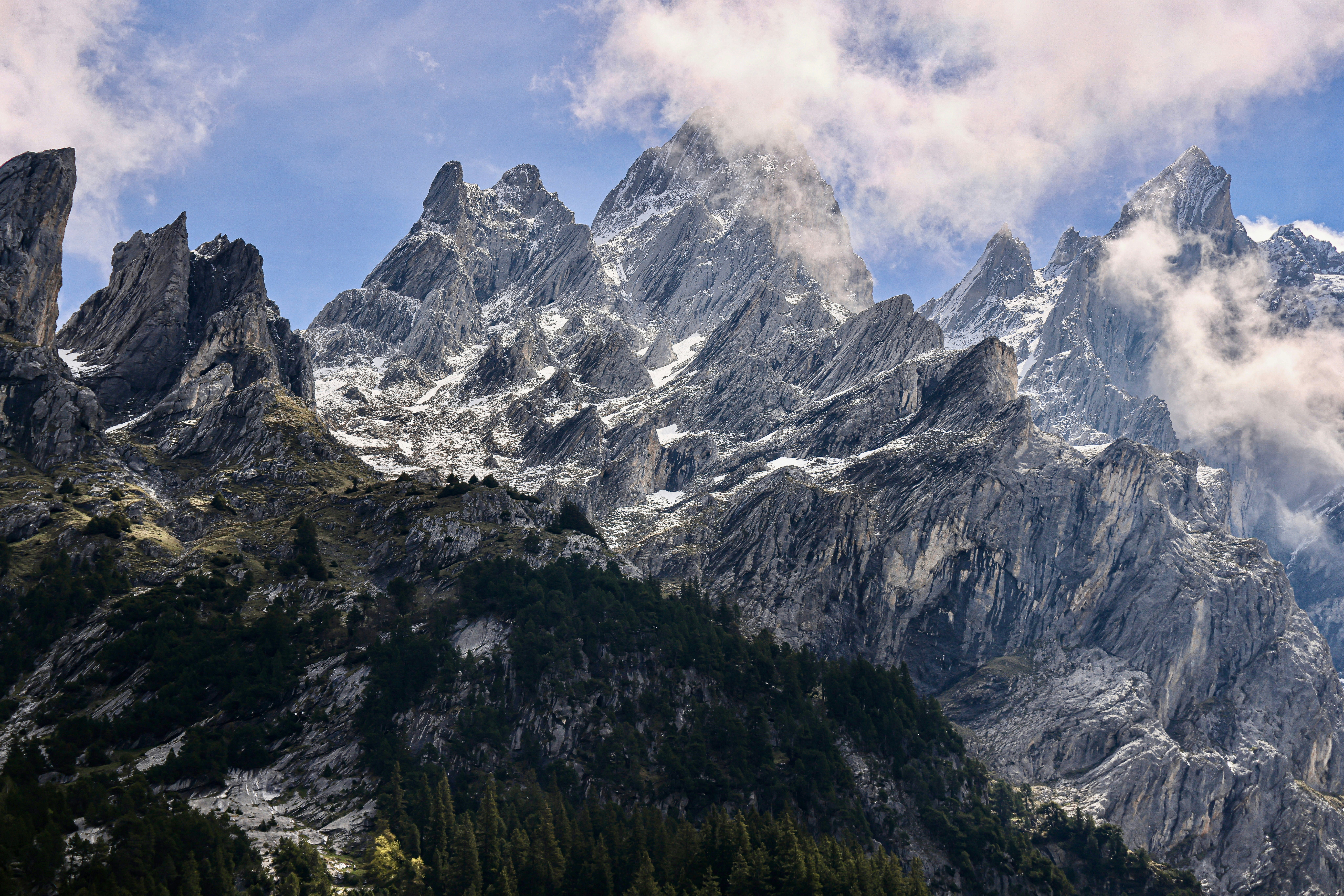 Photo by maximilian_brand