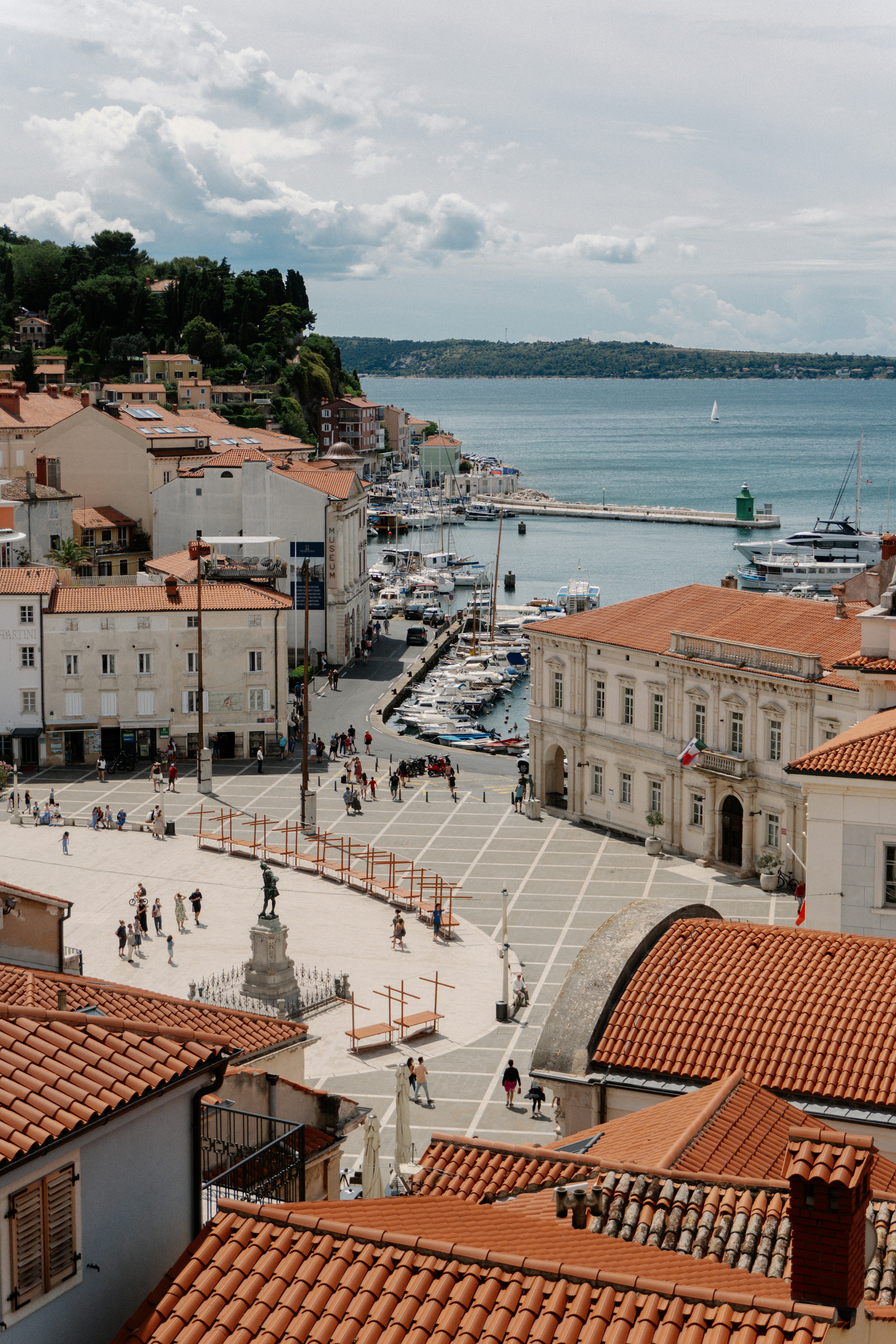 Photo by raymondpetrik