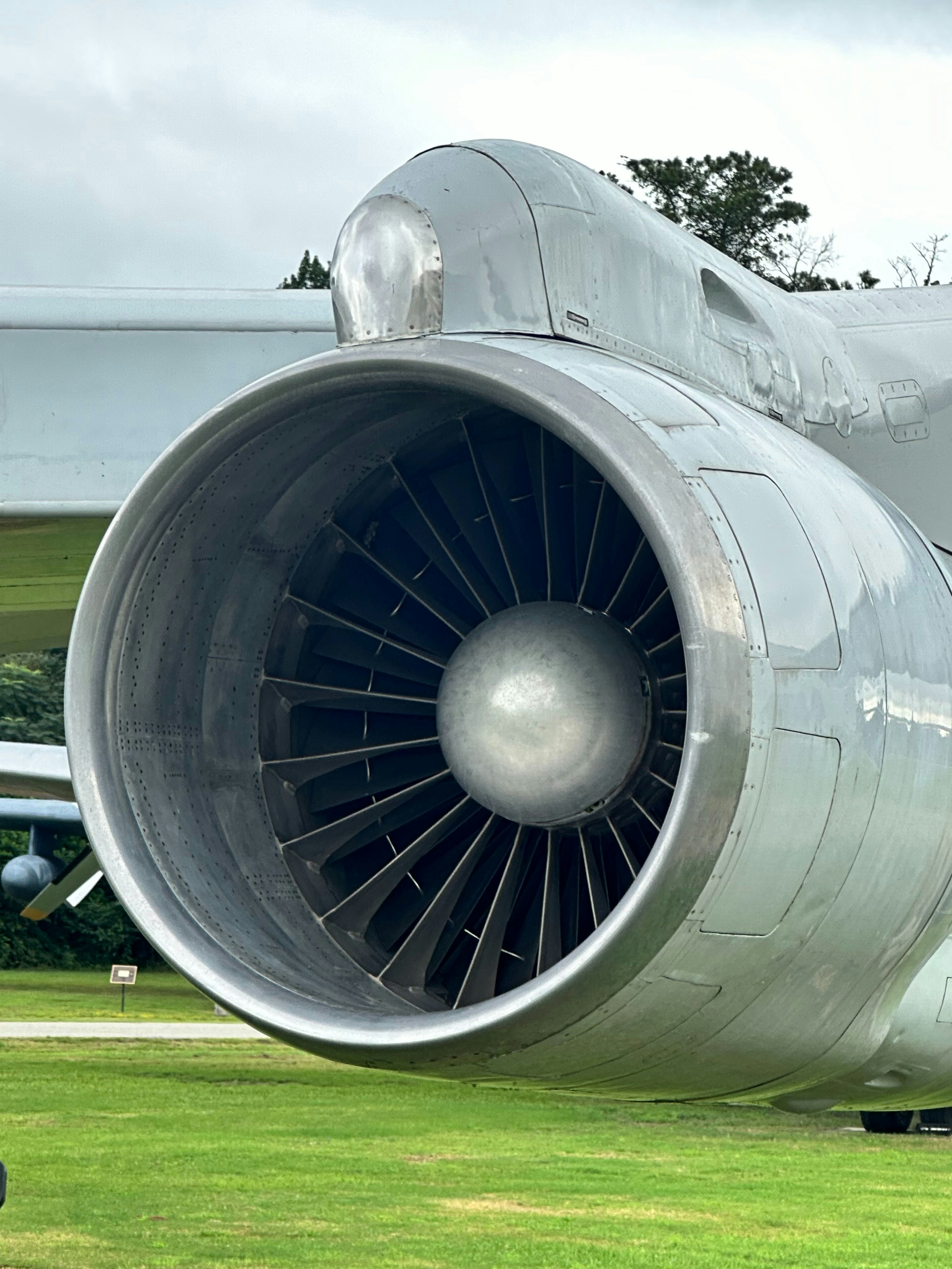 Close-up of a jet engine on an airplane photo – Free Image on Unsplash