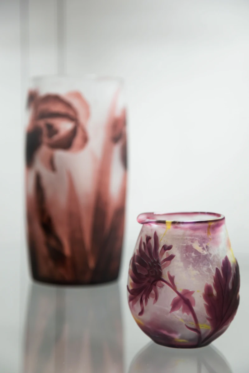 Vases en verre soufflé à motifs floraux — verrerie Art nouveau, Gallé, Daum, Lalique