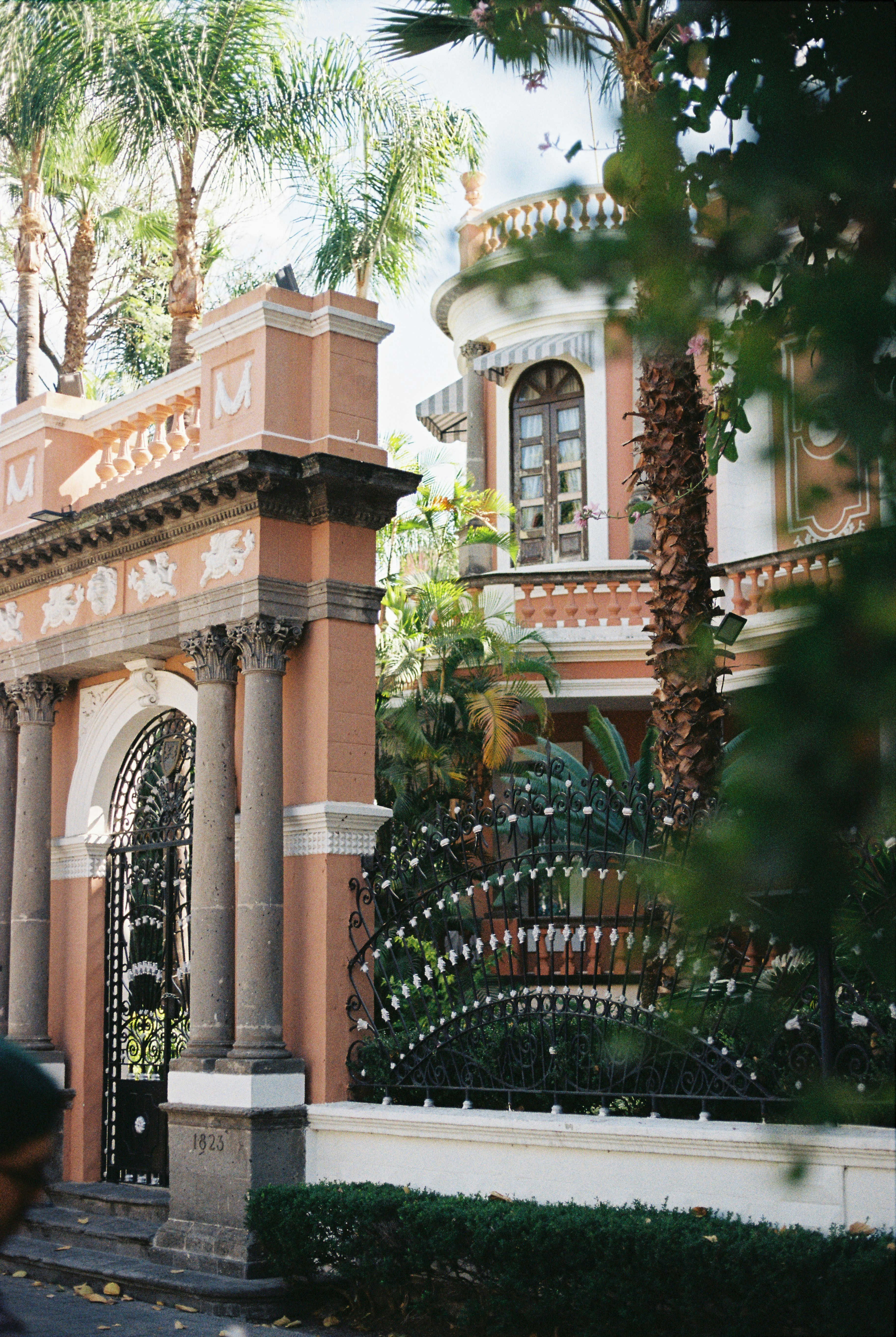 Photo by miguelheezg