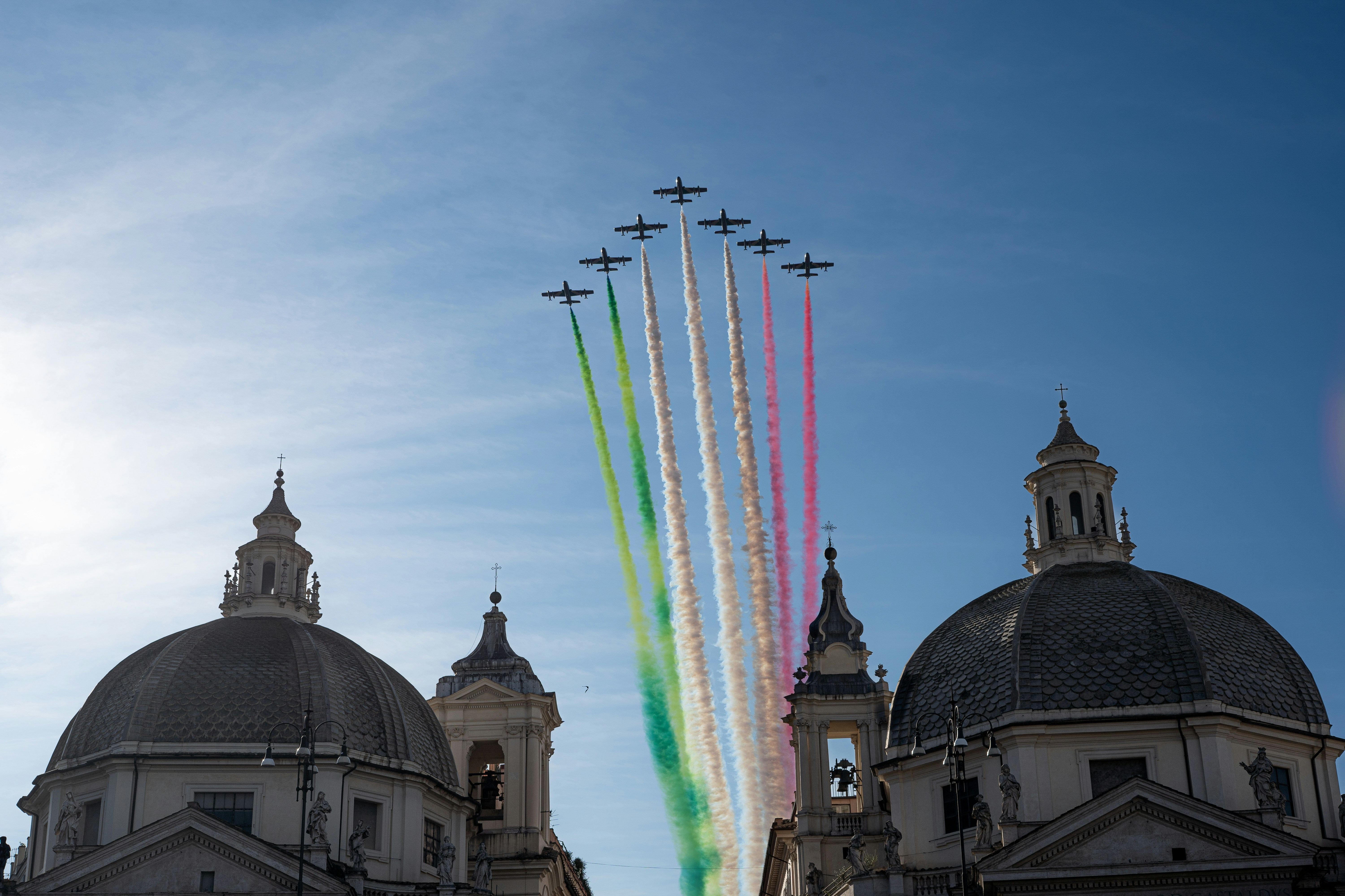 DEUTSCHLAND-SHOCK! Italien stiehlt Gold mit einem einzigen Athleten - Die deutsche Ski-Jäger sind total enttäuscht!