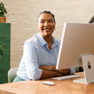Agent assurant un e-service pour les usagers en ligne