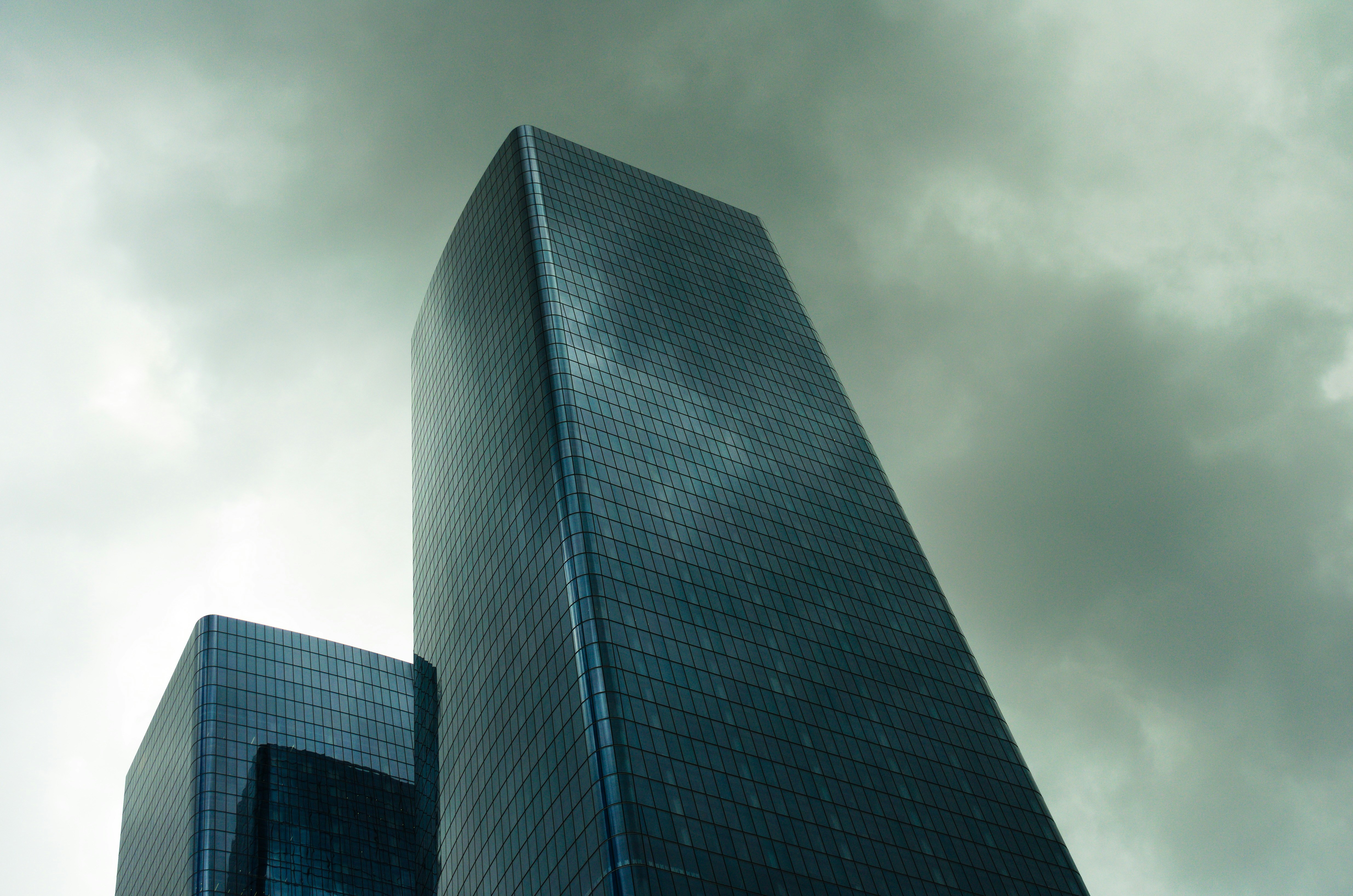 Goldman Sachs Projects December Fed Rate Cut, Urges Investors to Buy Dip