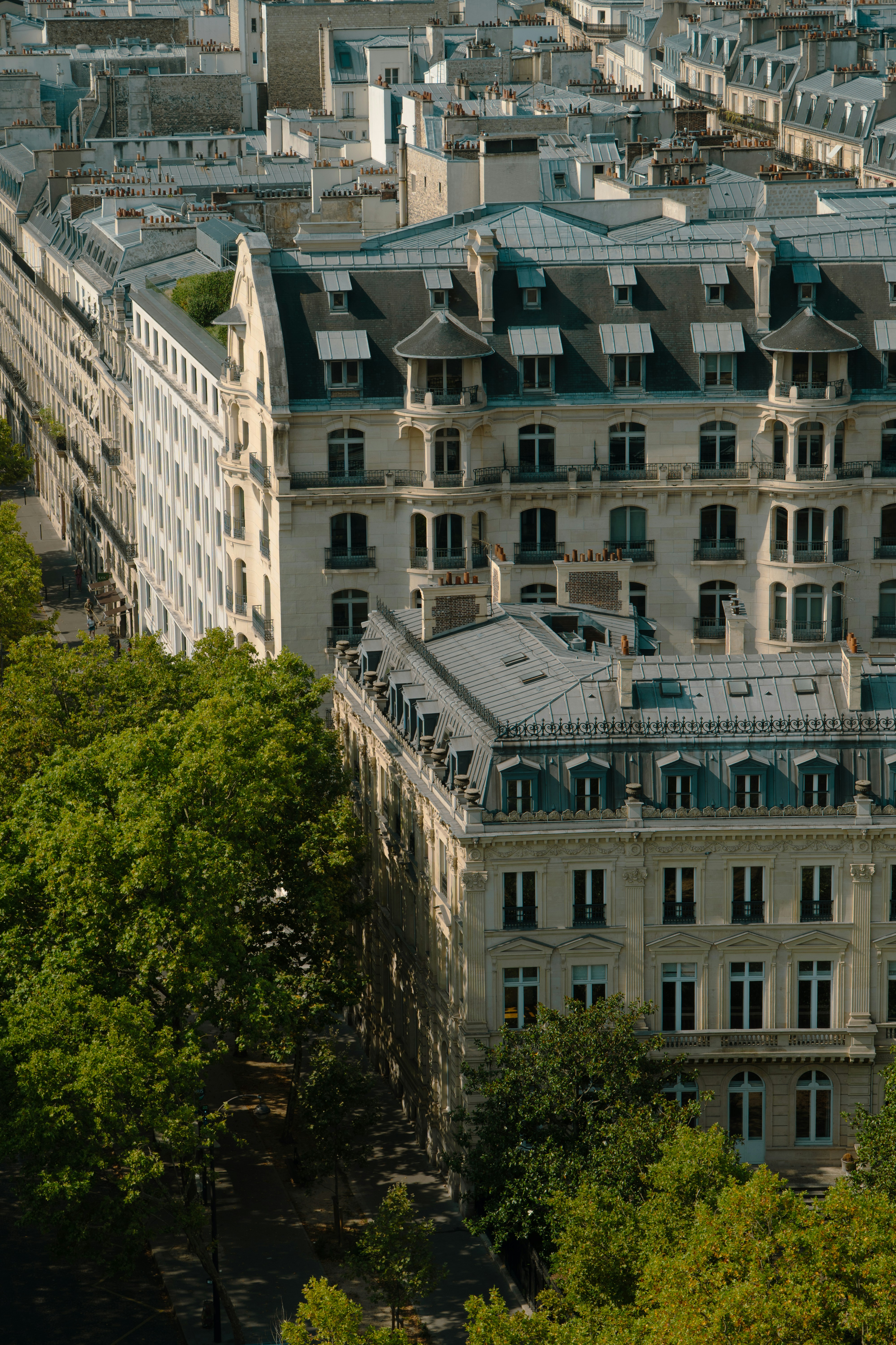 8 Paris Luxury Hotel Penthouses for a Glamorous Stay