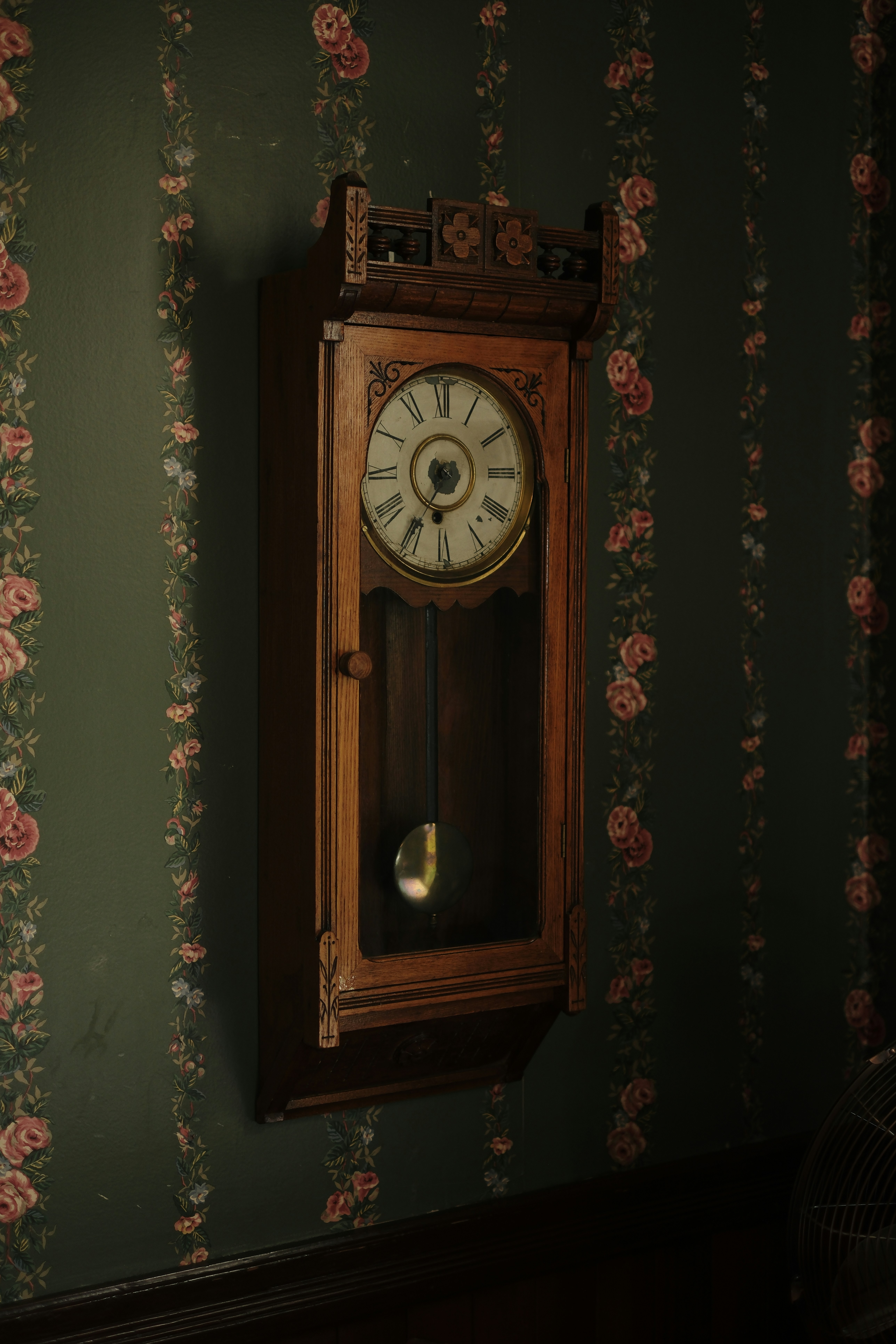 Wall clock from Unsplash