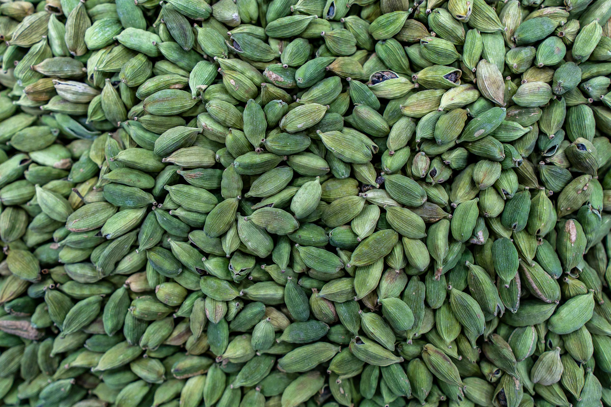 Green cardamom — representative product imagery