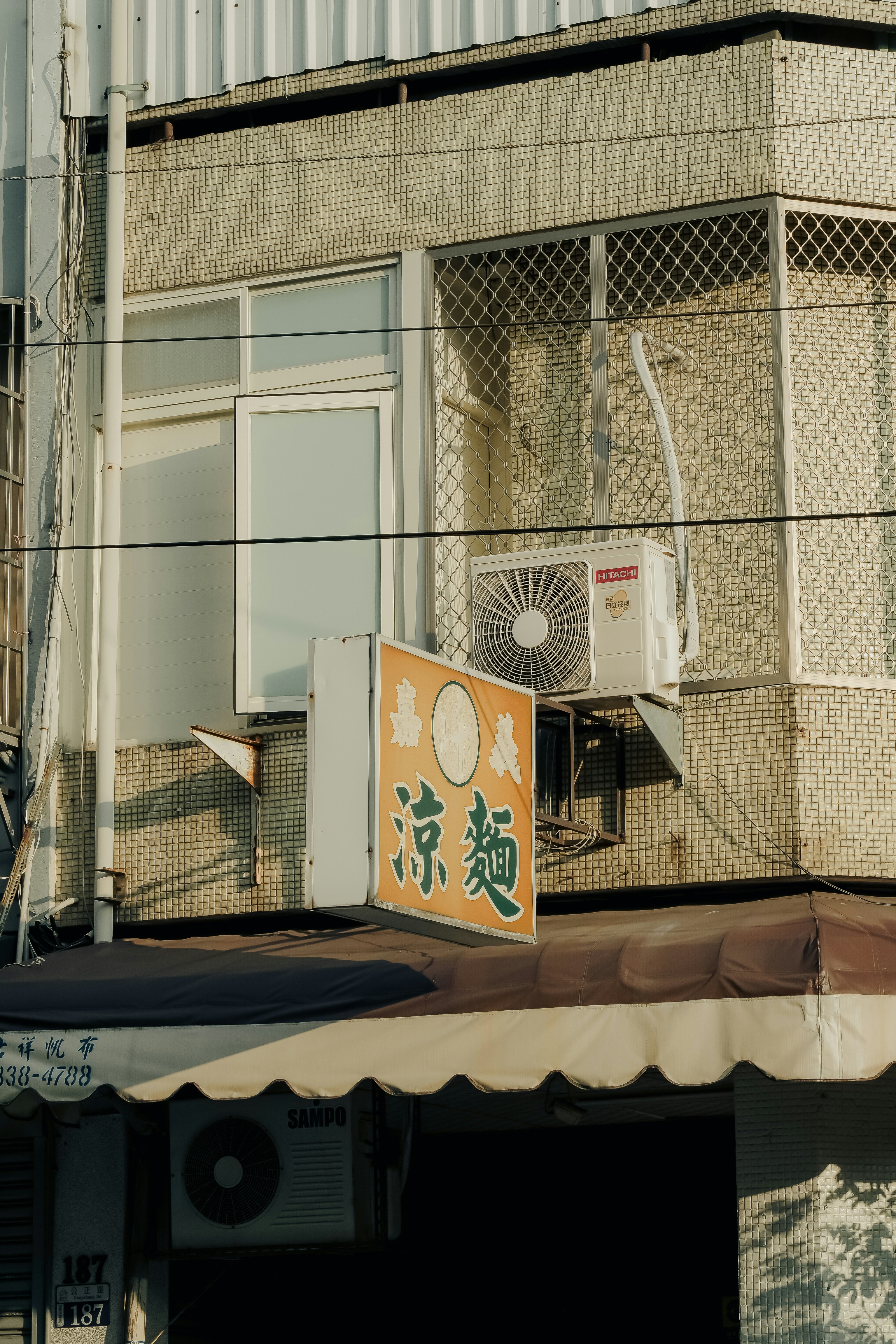 Photo by johnnyho_ho